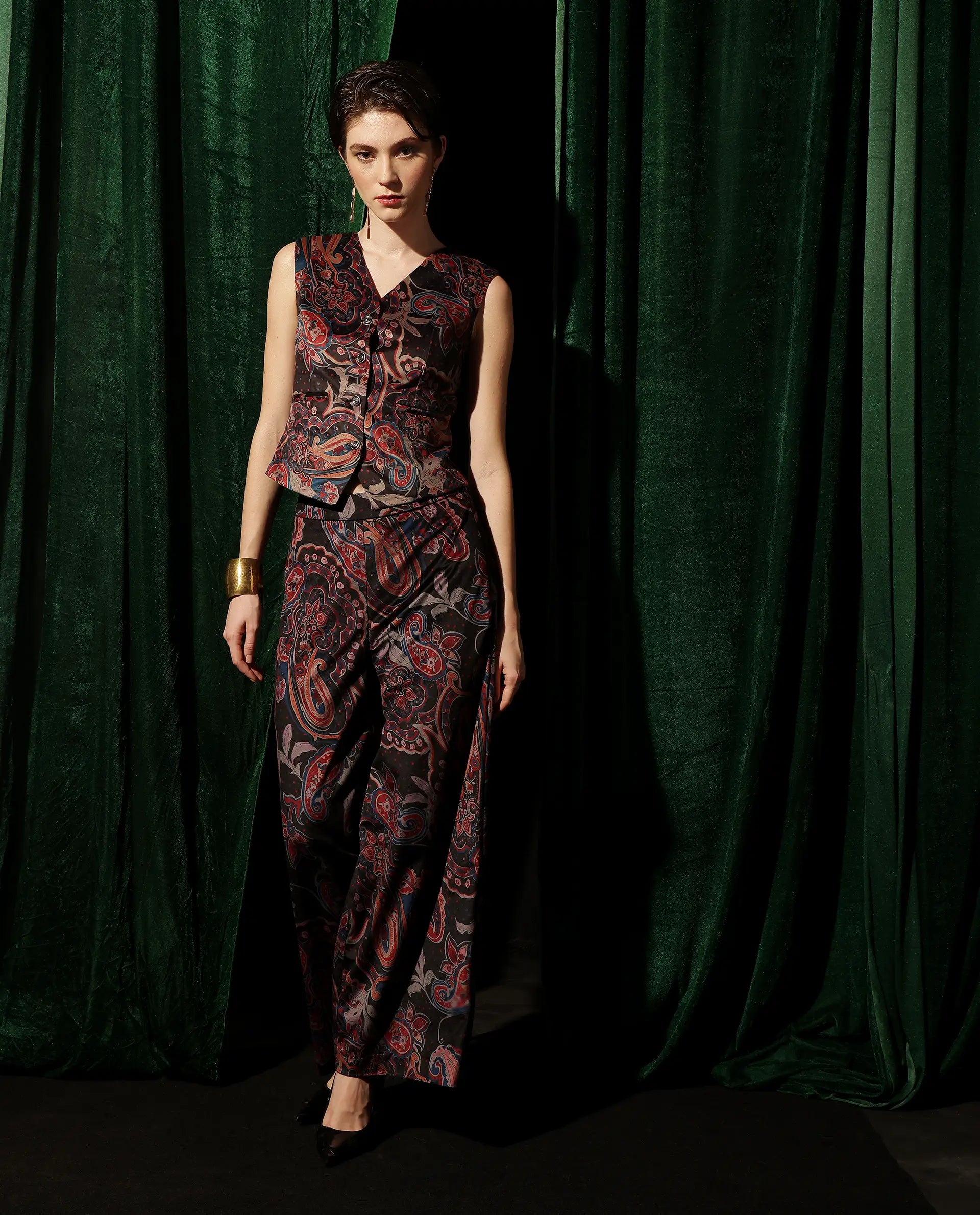 Rareism Women Remen Multi Velvet Sleeveless V-Neck Button Closure Fitted Paisley Print Waist Coat