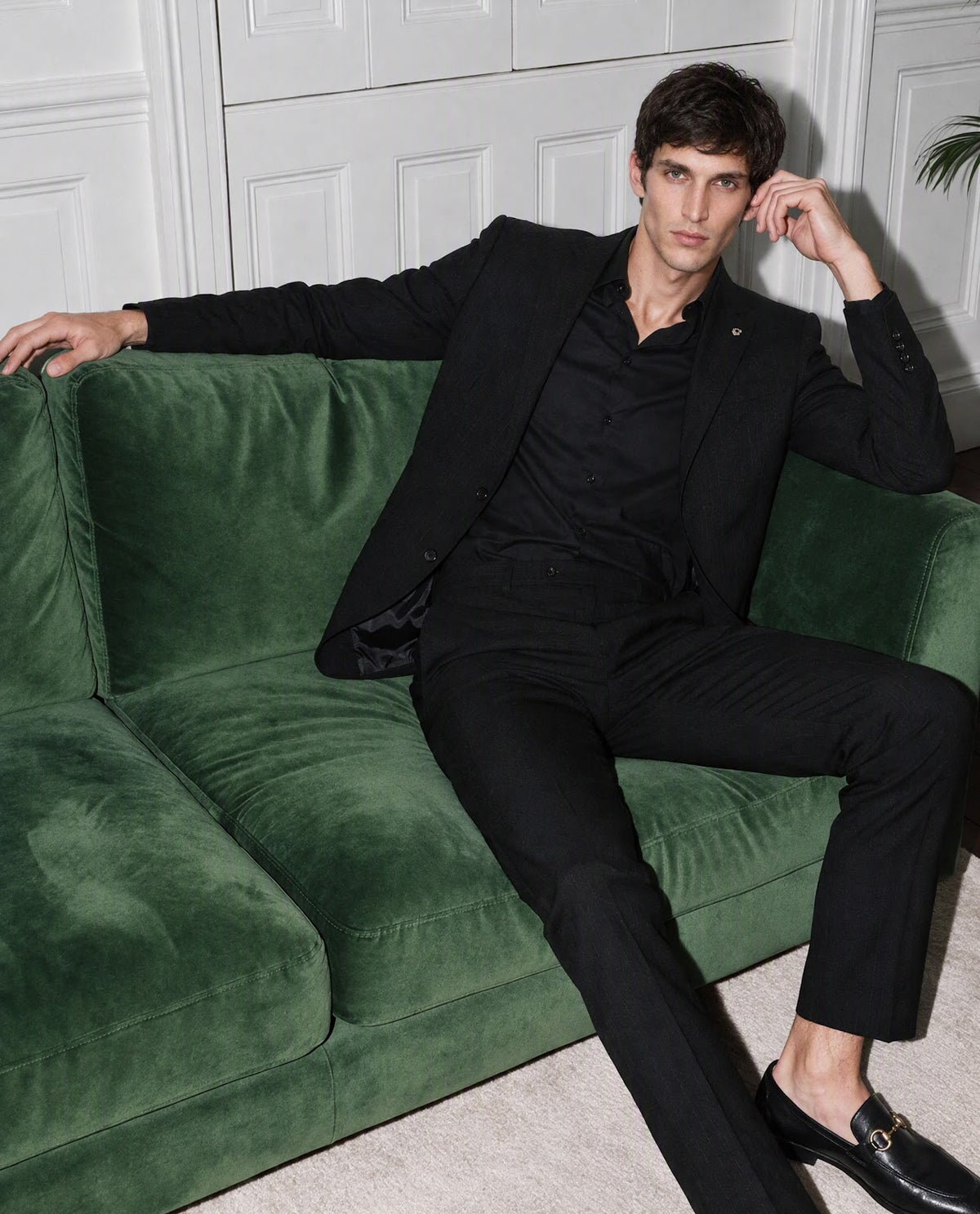 Rare Rabbit Men's Larkin Black Polyester Striped Print Tailored Fit Full Sleeve Lapel Neck Suits