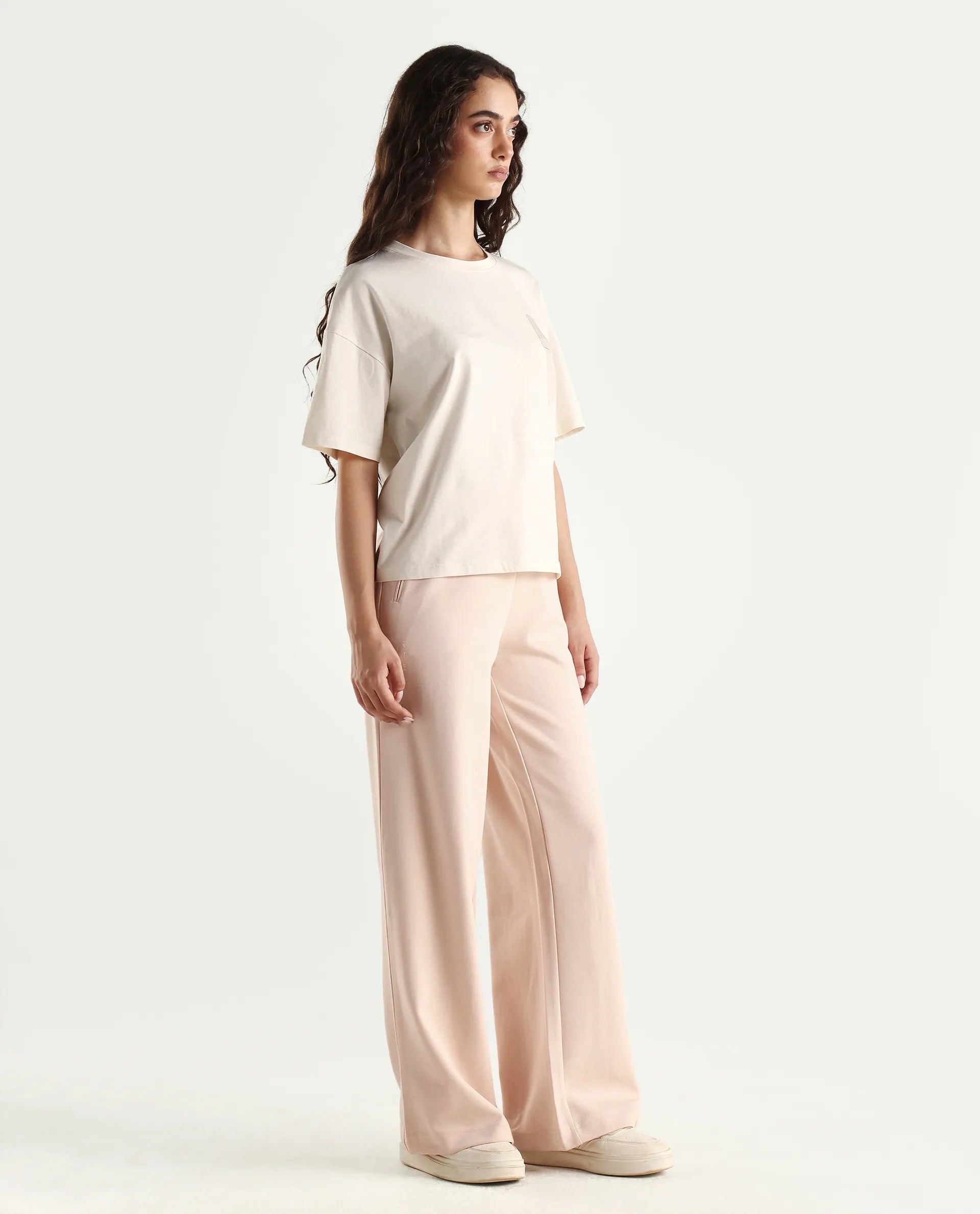 Rareism Women's Heavy Weight Interlock 340 Gsm Cotton Blend Plain Ankle Length Relaxed Fit Track Pant Flared