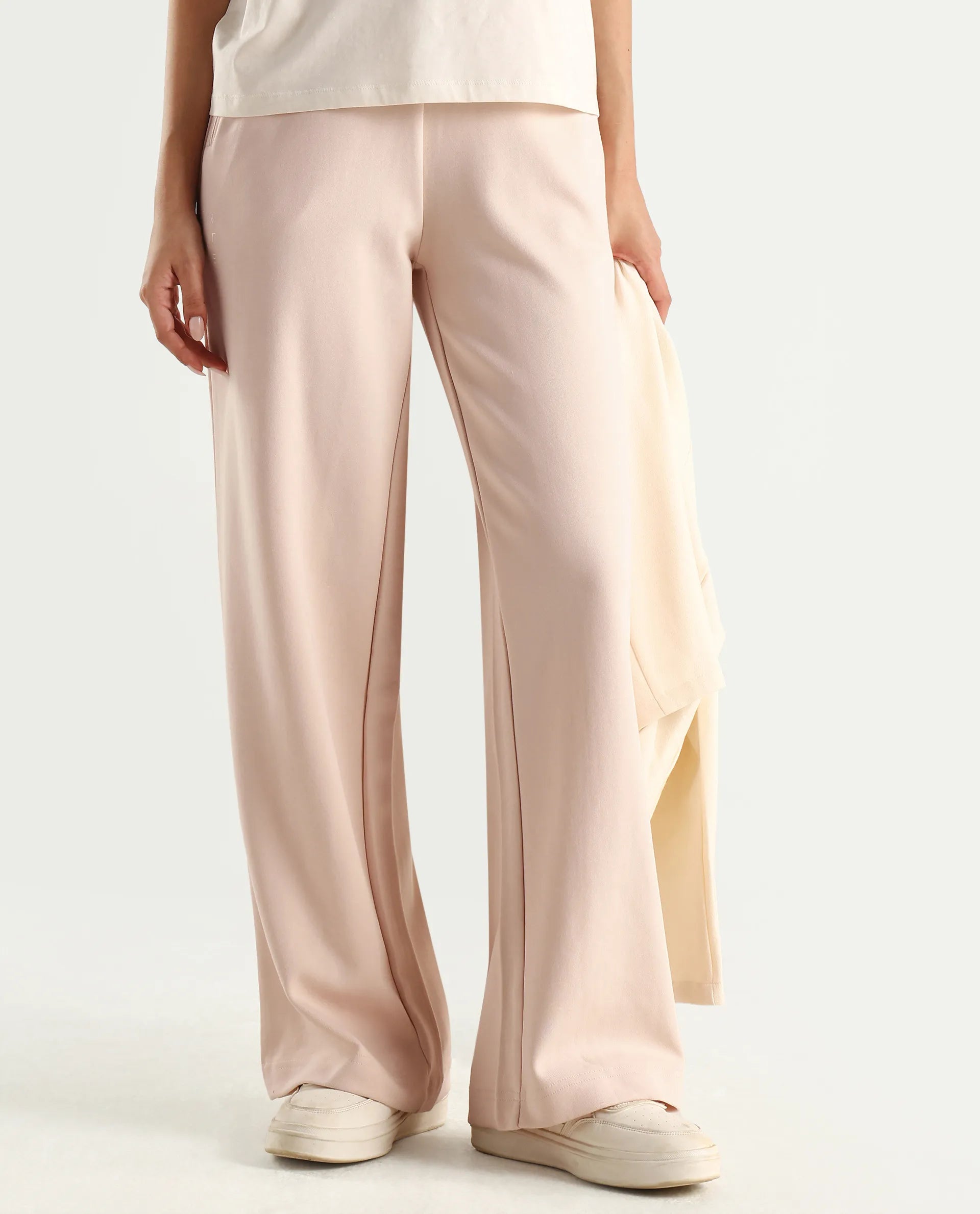 Rareism Women's Heavy Weight Interlock 340 Gsm Cotton Blend Plain Ankle Length Relaxed Fit Track Pant Flared