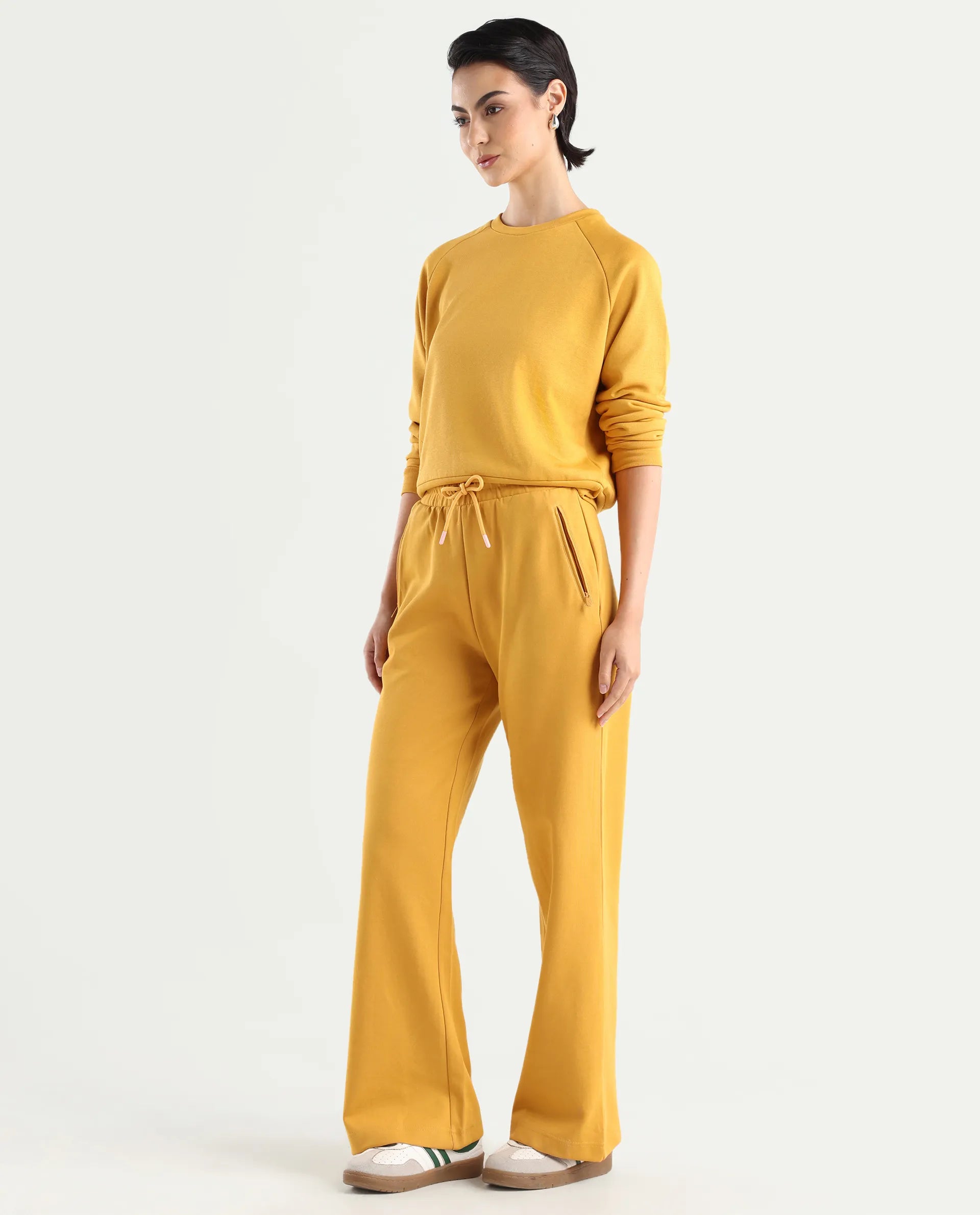 Rareism Women's Heavy Weight Interlock 340 Gsm Cotton Blend Plain Ankle Length Relaxed Fit Track Pant Flared