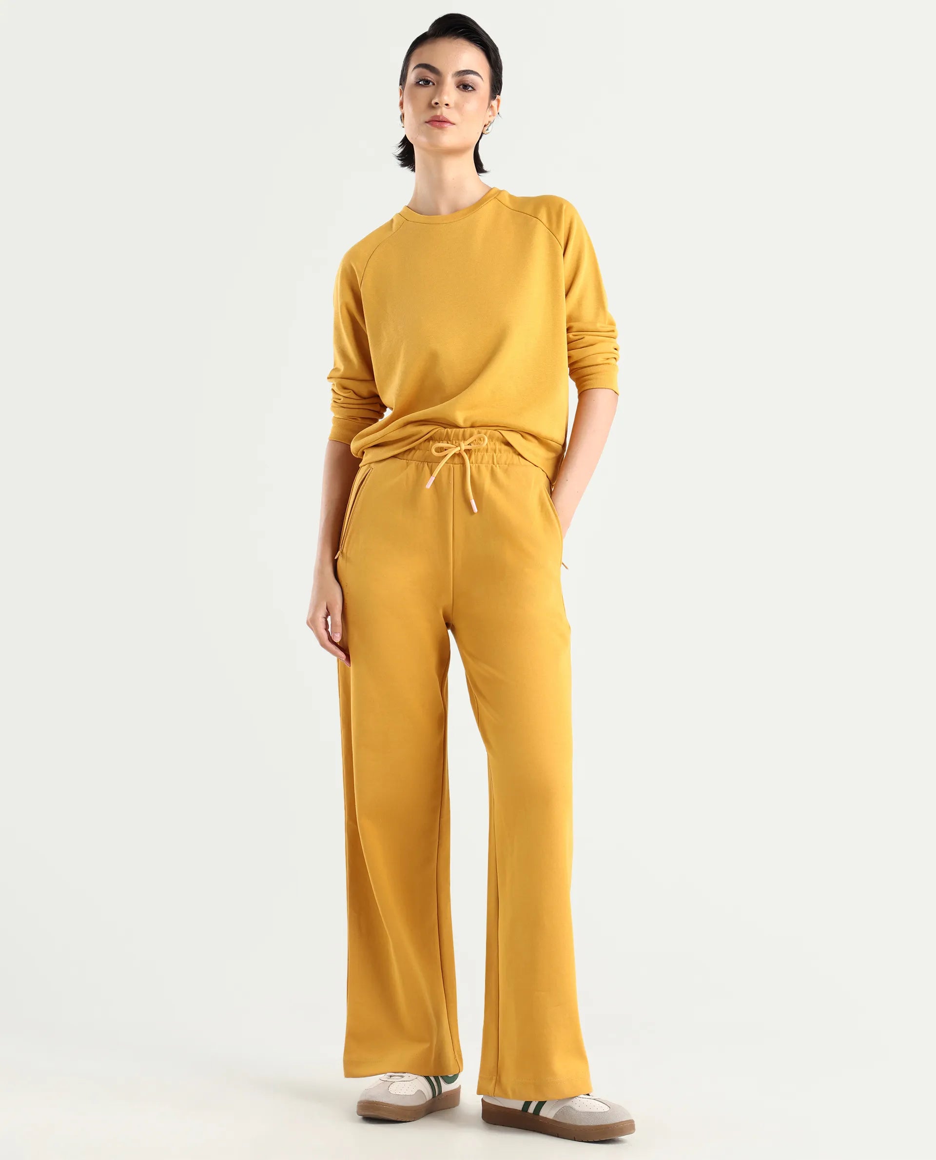 Rareism Women's Heavy Weight Interlock 340 Gsm Cotton Blend Plain Ankle Length Relaxed Fit Track Pant Flared