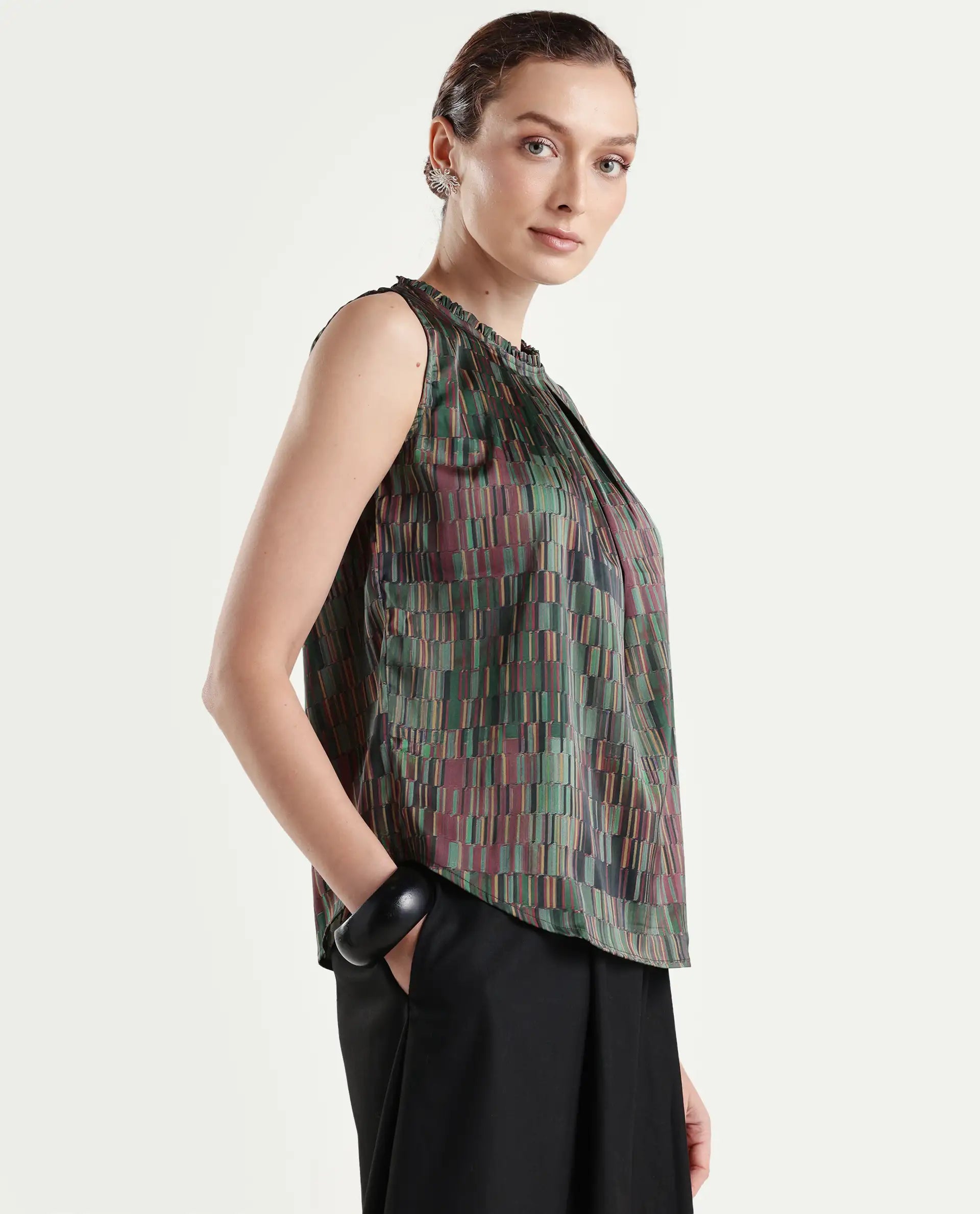 Rareism Women's Giselle Olive Polyester Crew Neck Geometric Print Sleeveless Regular Fit Top