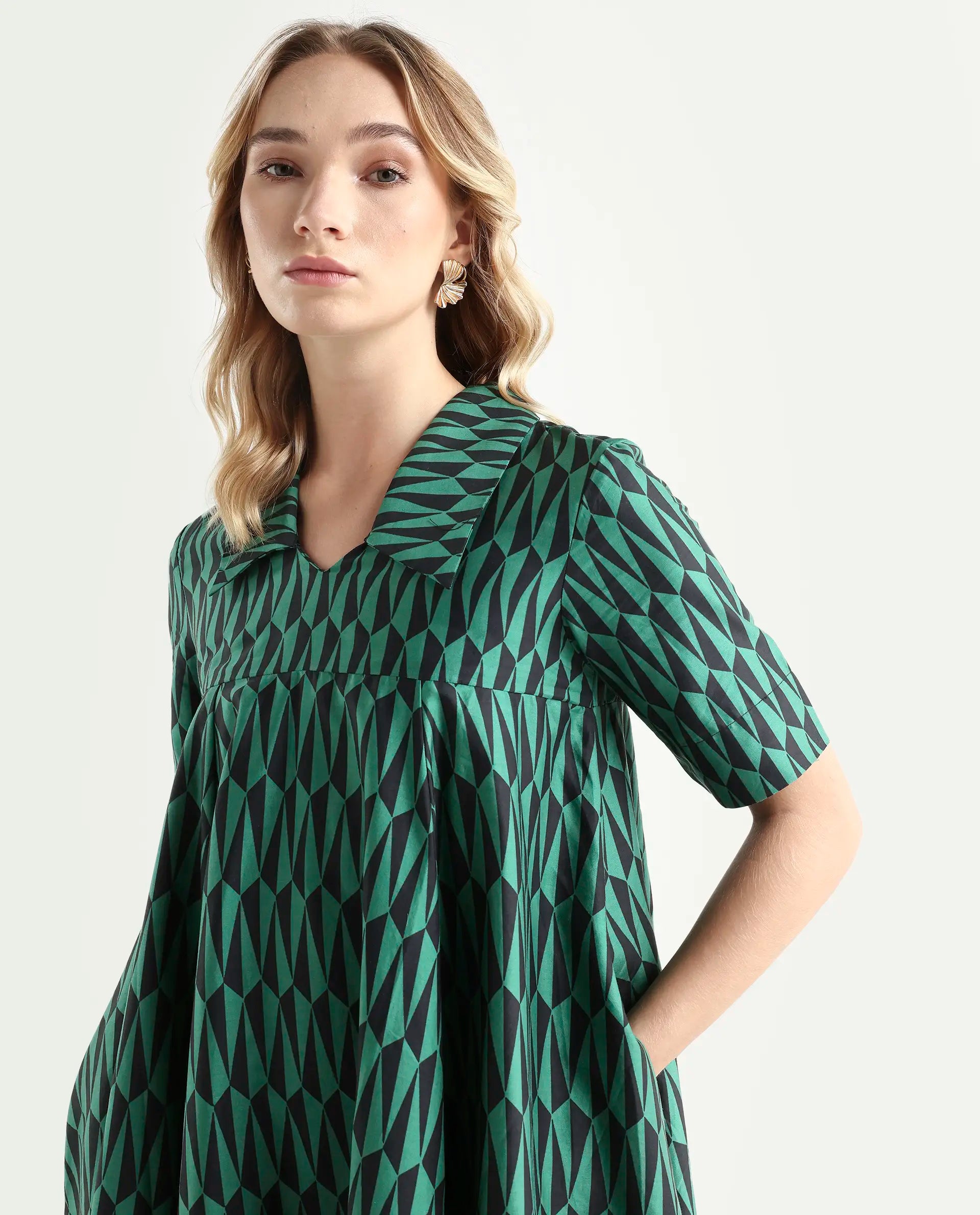 Rareism Women's Carolin Green Cotton Spread Collar Geometric Print Knee Length Fit And Flare Dress