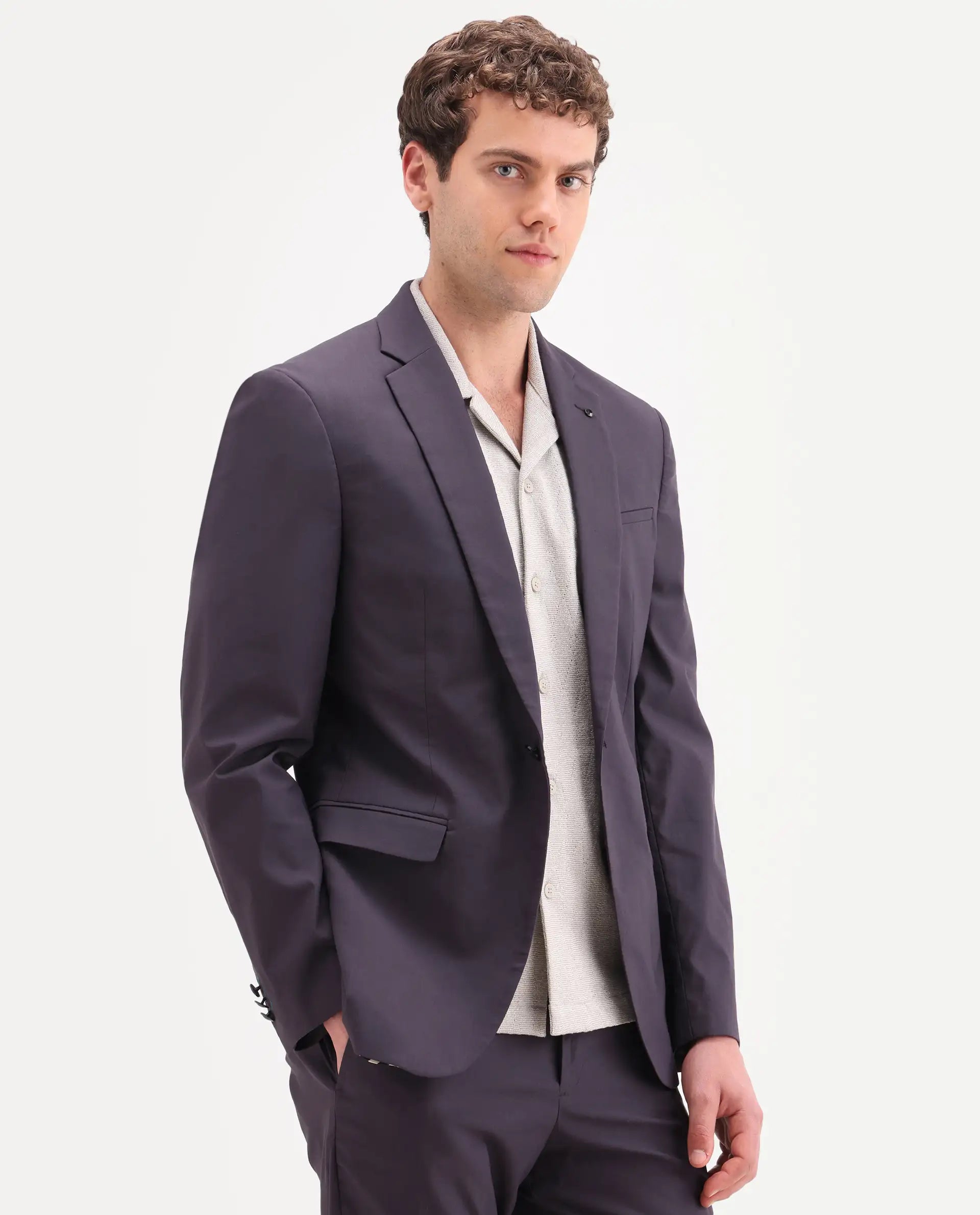 Rare Rabbit Men's Oscar Dark Purple Polyester Plain Tailored Fit Full Sleeve Lapel Neck Suits