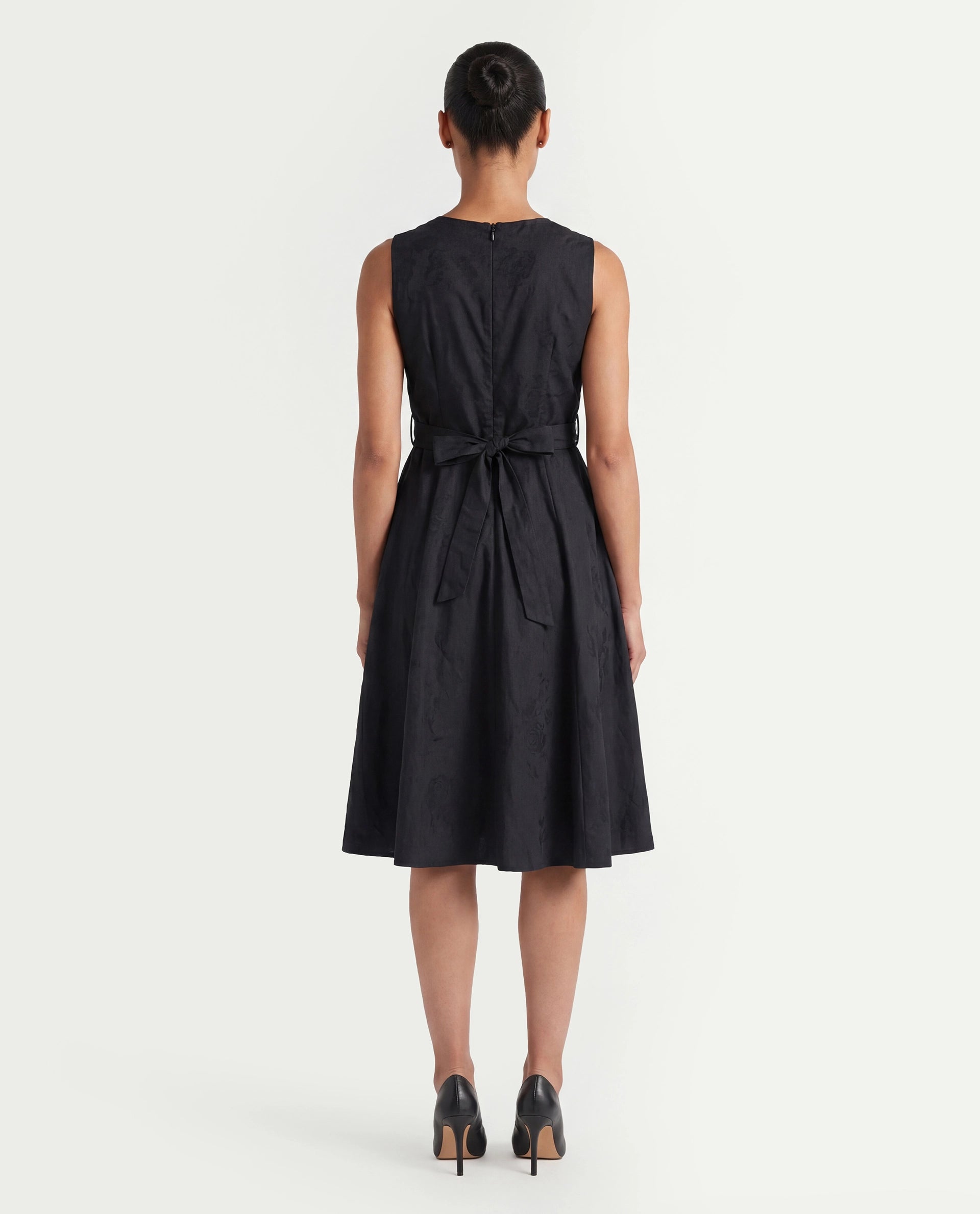 Rareism Women's Mulana Black Polyester Blend Crew Neck Plain Sleeveless Midi Regular Fit Dress