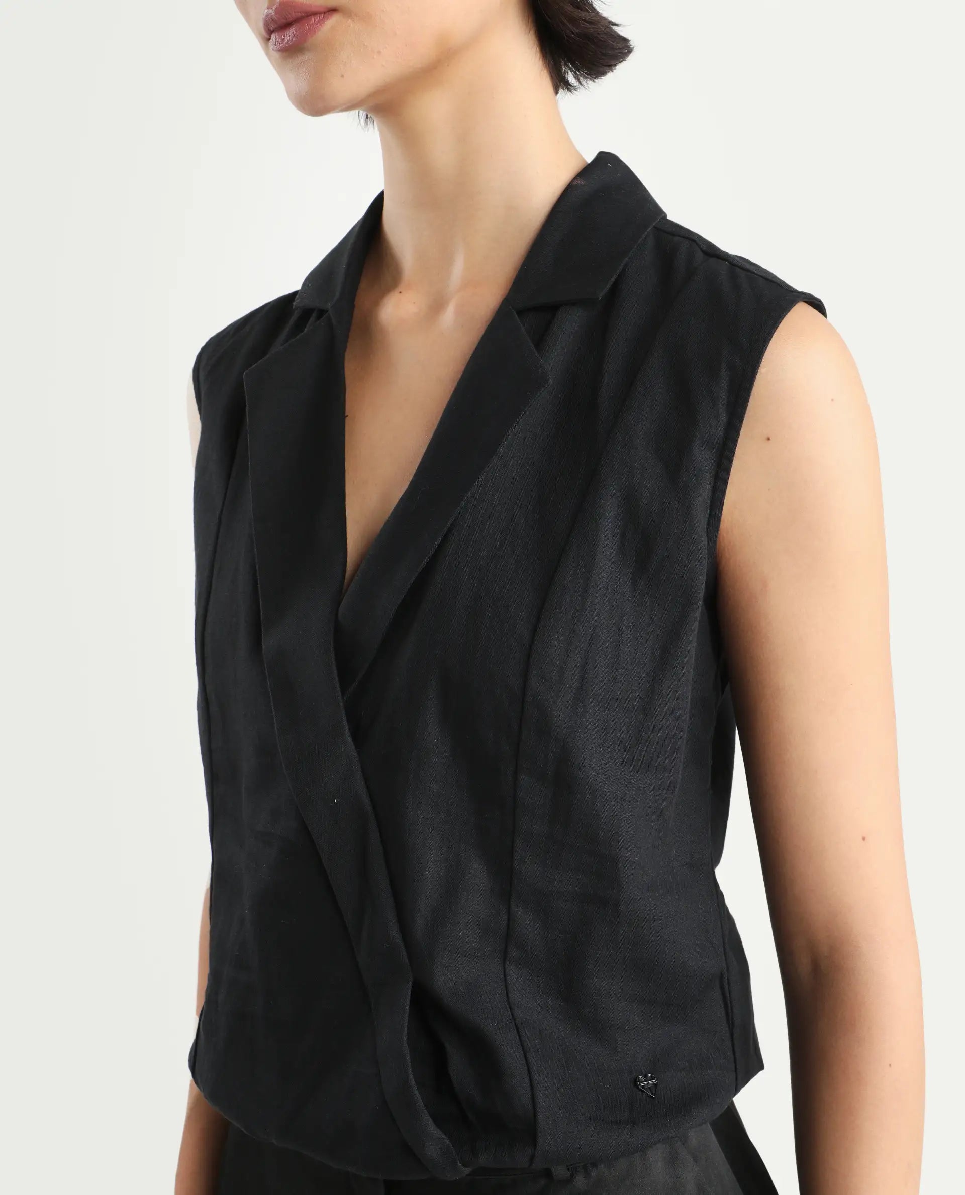 Rareism Women's Lolia Black Cotton Blend Lapel Neck Plain Sleeveless Regular Fit Top