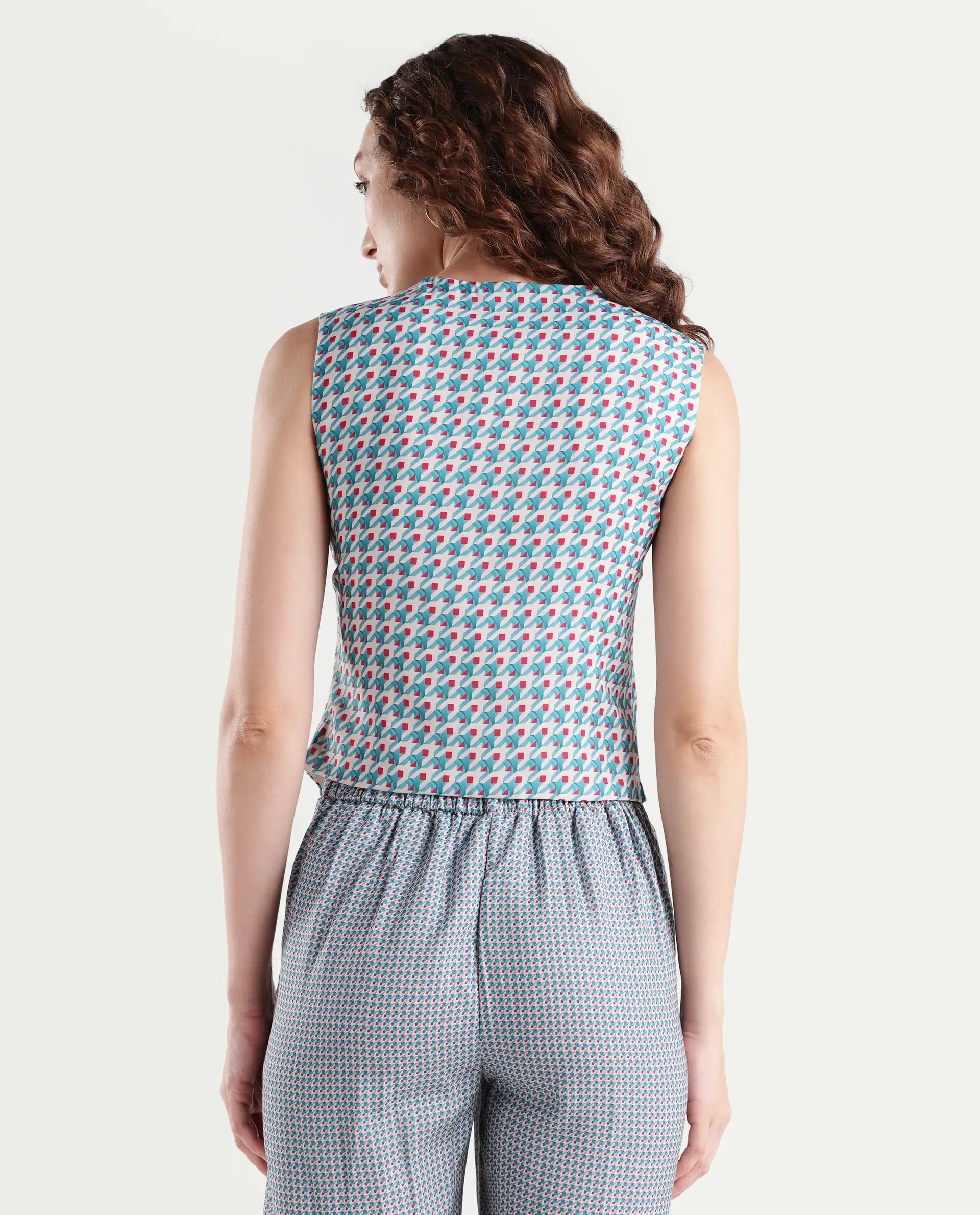 Rareism Women's Utkil Multi Polyester V-Neck Houndstooth Print Sleeveless Crop Regular Fit Top