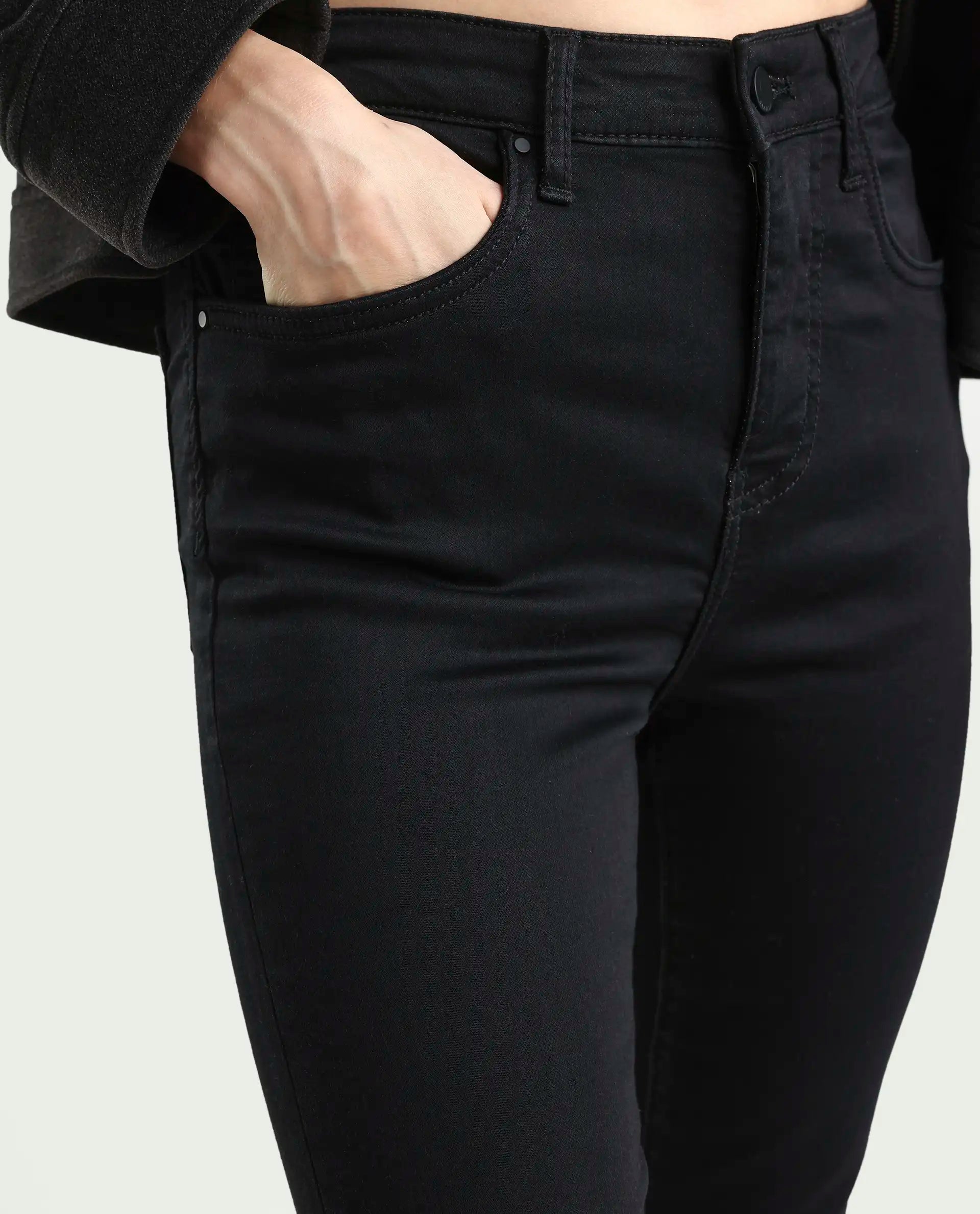 Rareism Women's Denzo Black Cotton Blend Skinny Plain Jeans