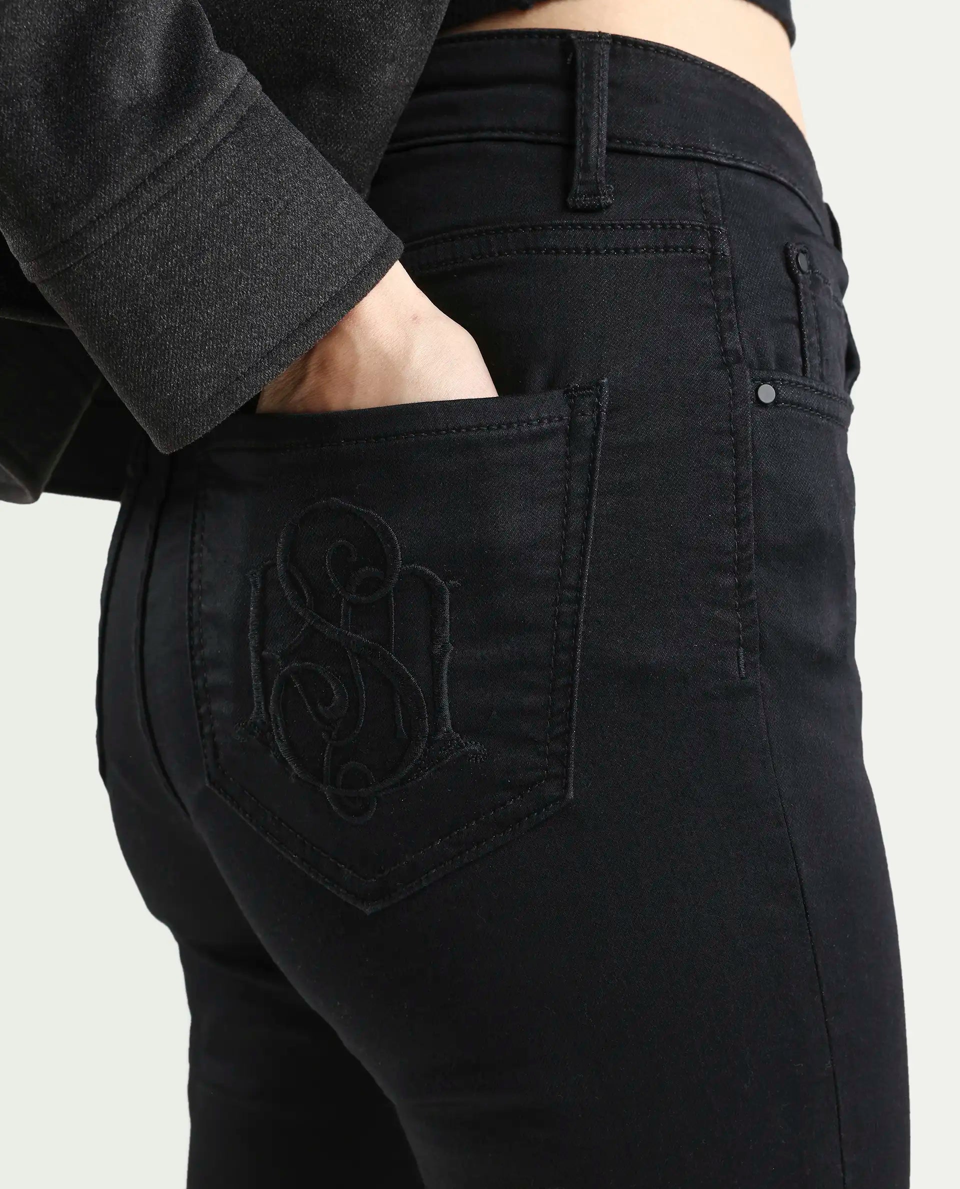 Rareism Women's Denzo Black Cotton Blend Skinny Plain Jeans