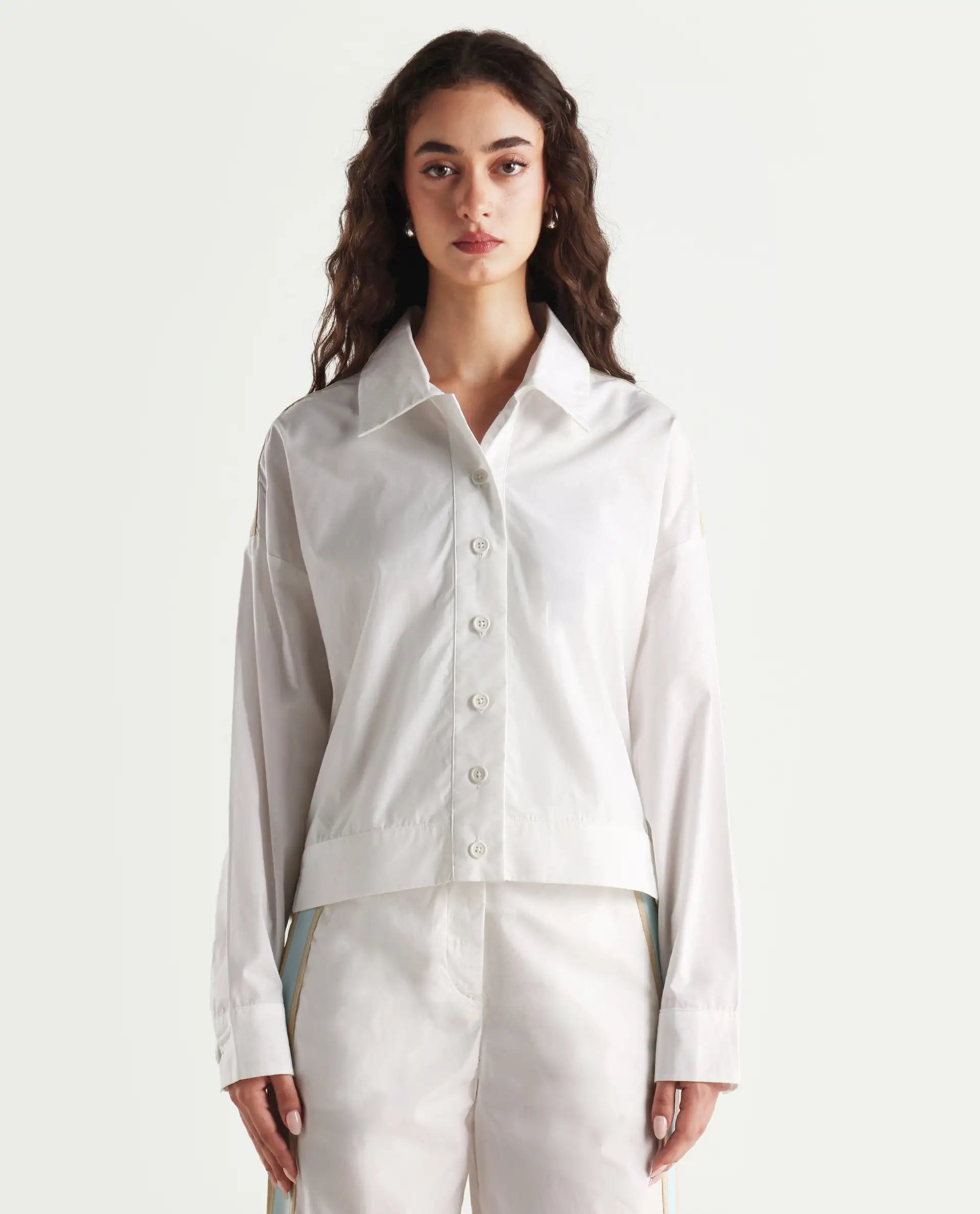 Rareism Women's Nocam S Off White Cotton Spread Collar Plain Cuffed Sleeve Relaxed Fit Shirt