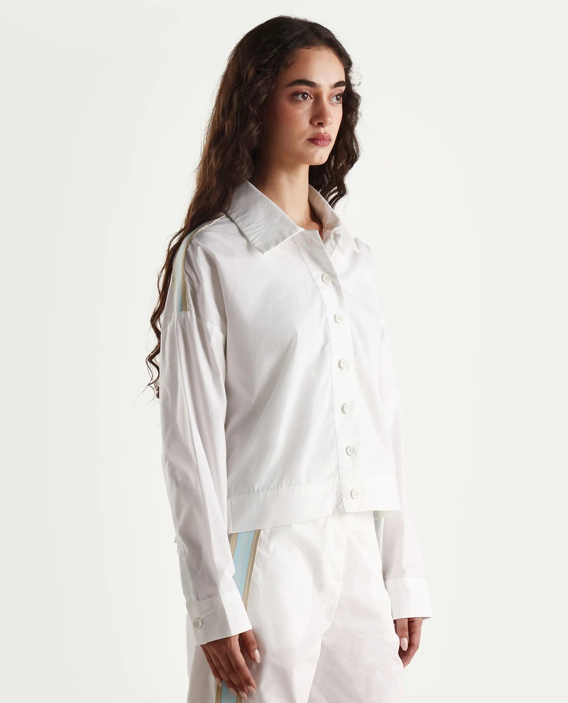 Rareism Women's Nocam S Off White Cotton Spread Collar Plain Cuffed Sleeve Relaxed Fit Shirt