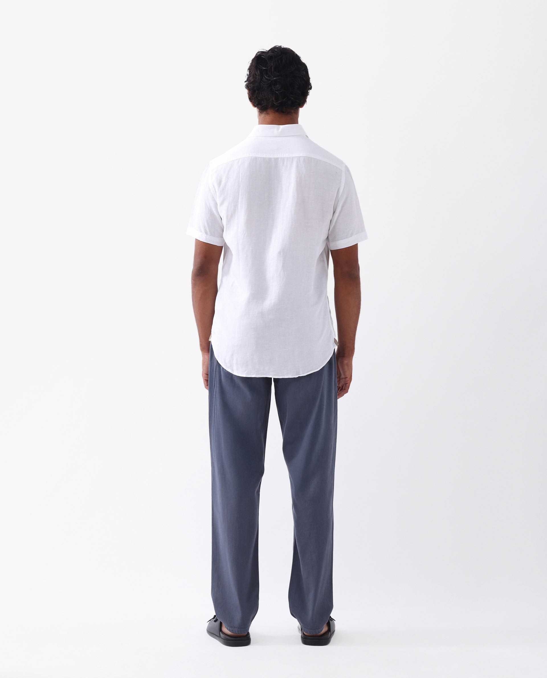 Rare Rabbit Men's Arvi Blue Cotton Plain Dond Carrot Fit Jeans