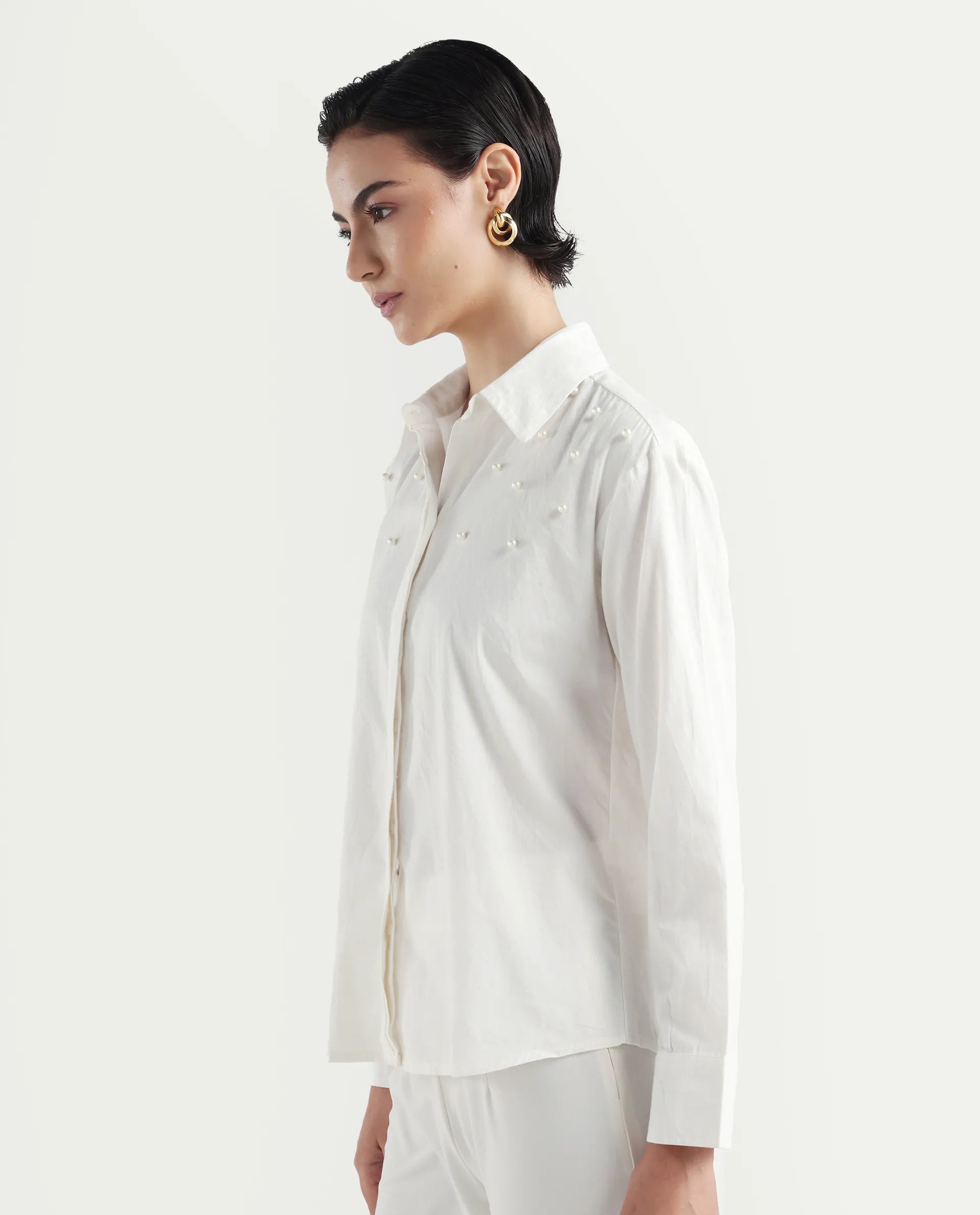 Rareism Women's Bhanik White Cotton Spread Collar Plain Cuffed Sleeve Regular Fit Shirt