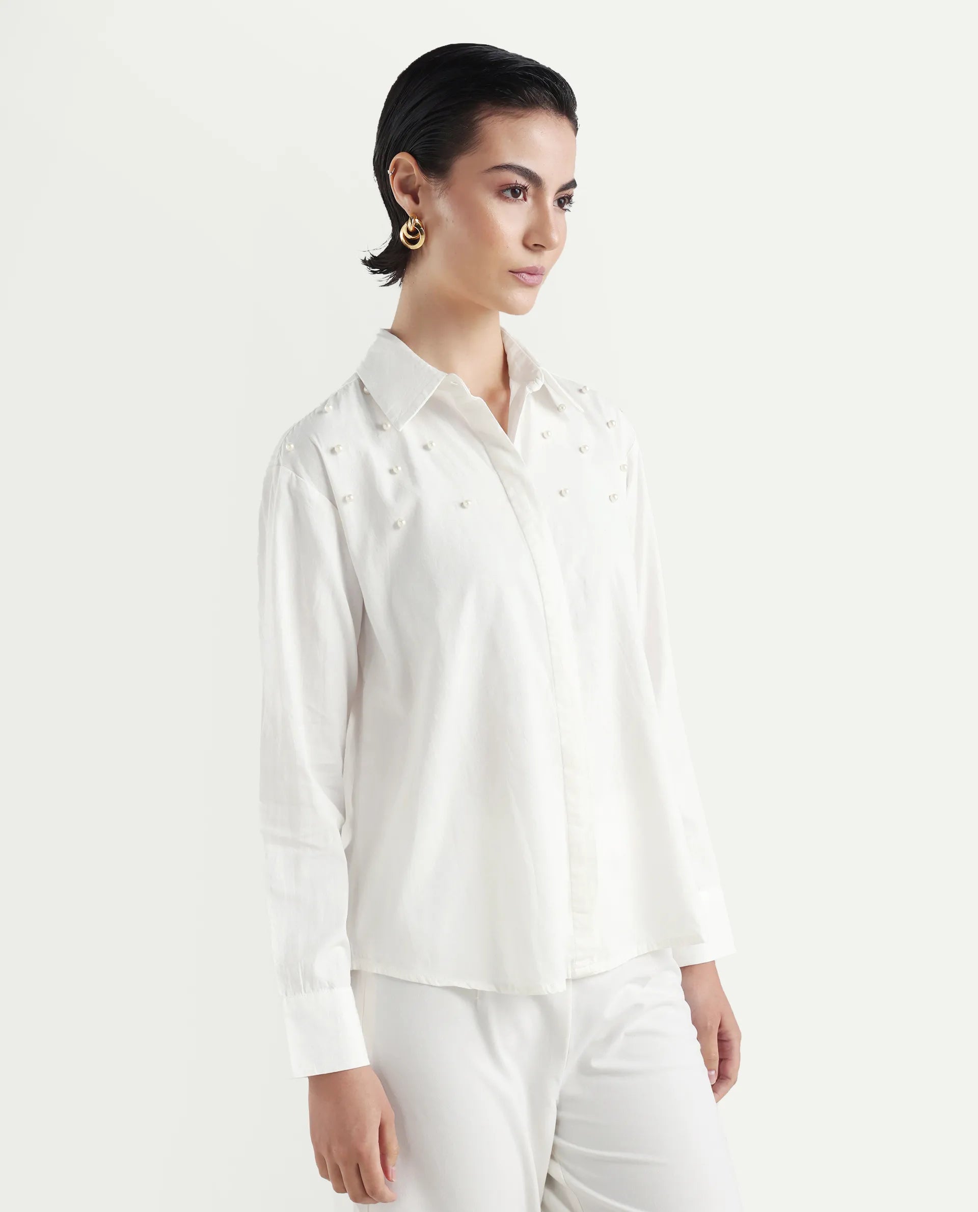 Rareism Women's Bhanik White Cotton Spread Collar Plain Cuffed Sleeve Regular Fit Shirt