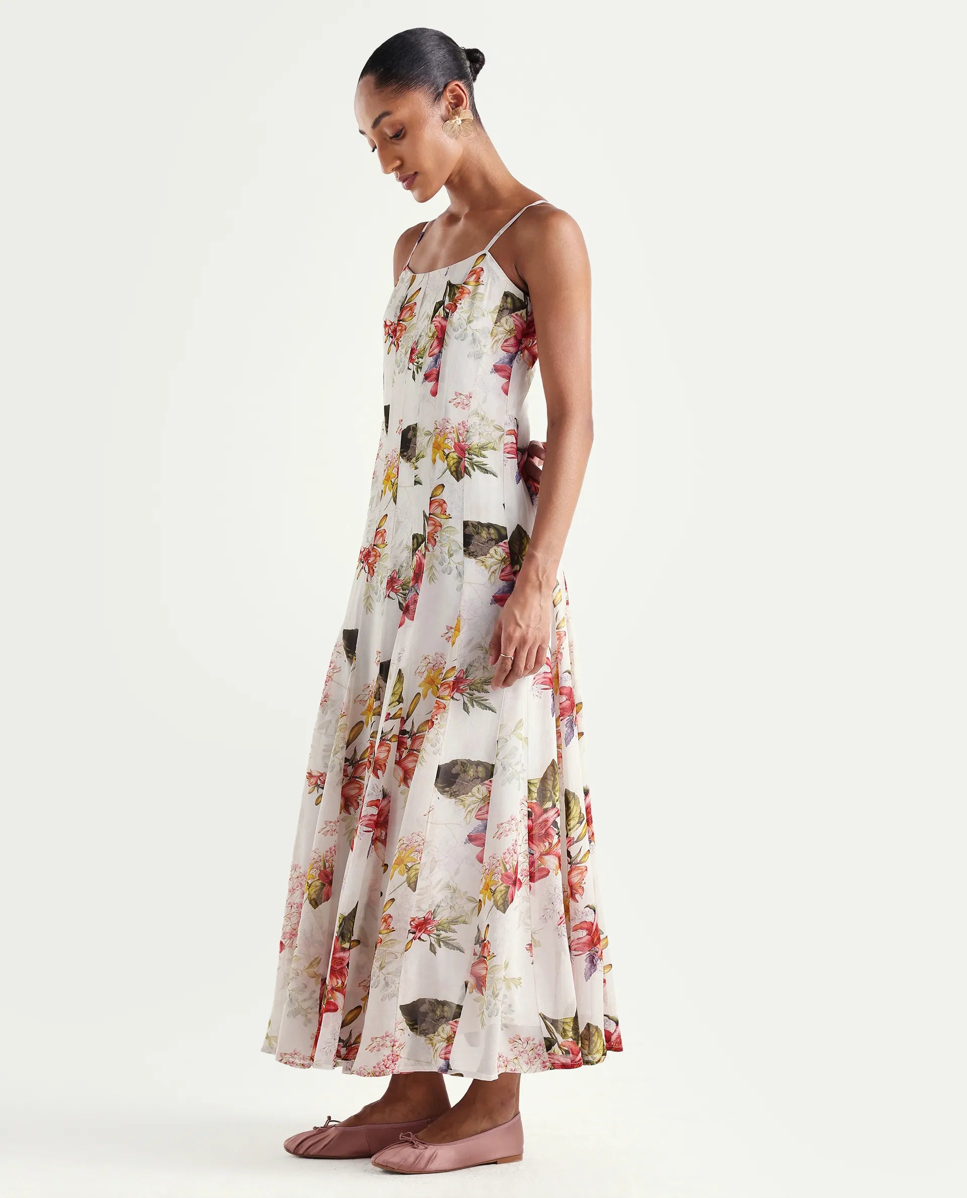 Rareism Women's Ailsa Off White Viscose Blend Sleeveless Fit And Flare Floral Print Dress