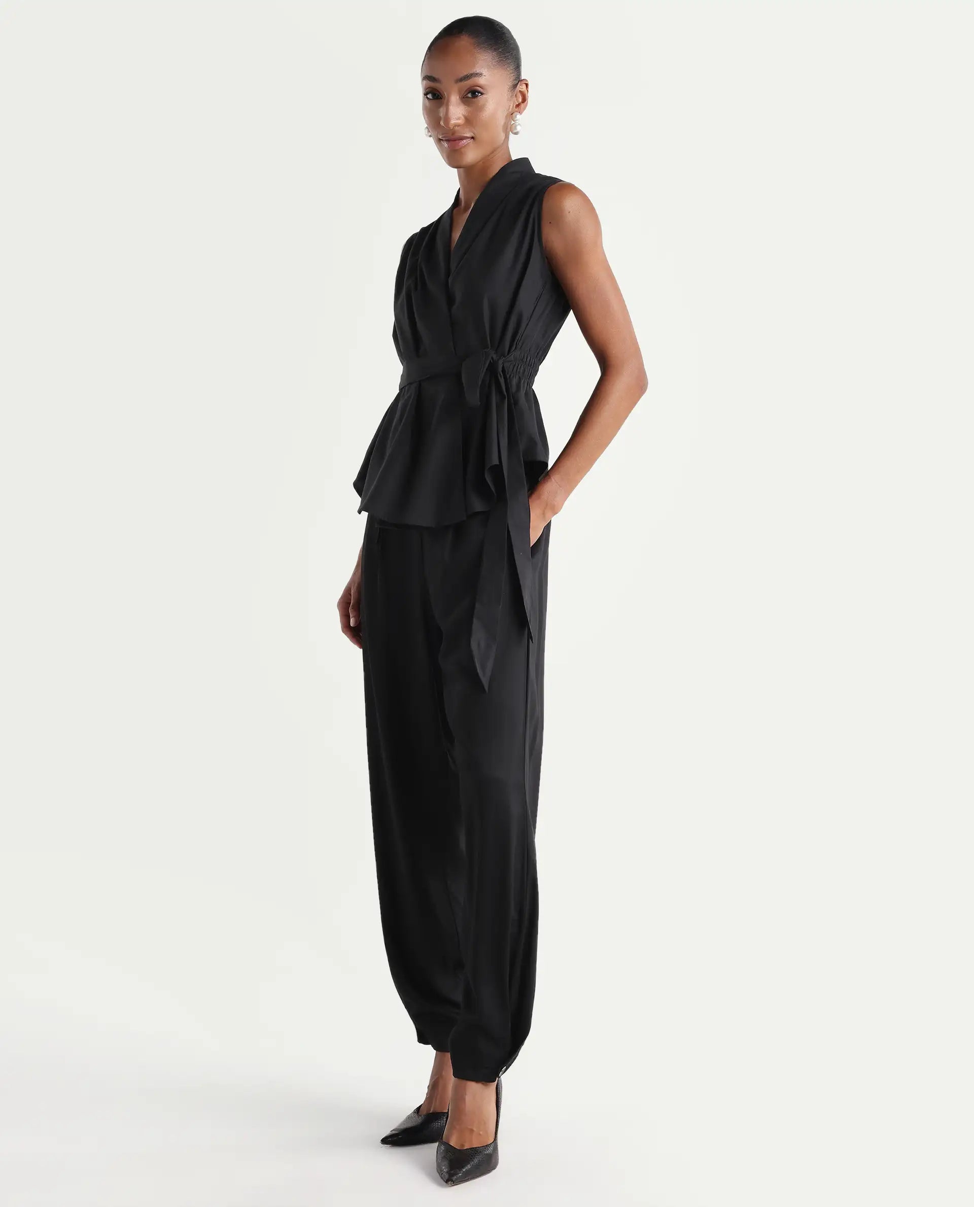 Rareism Women's Tuno Black Linen Blend Carrot Plain Trouser