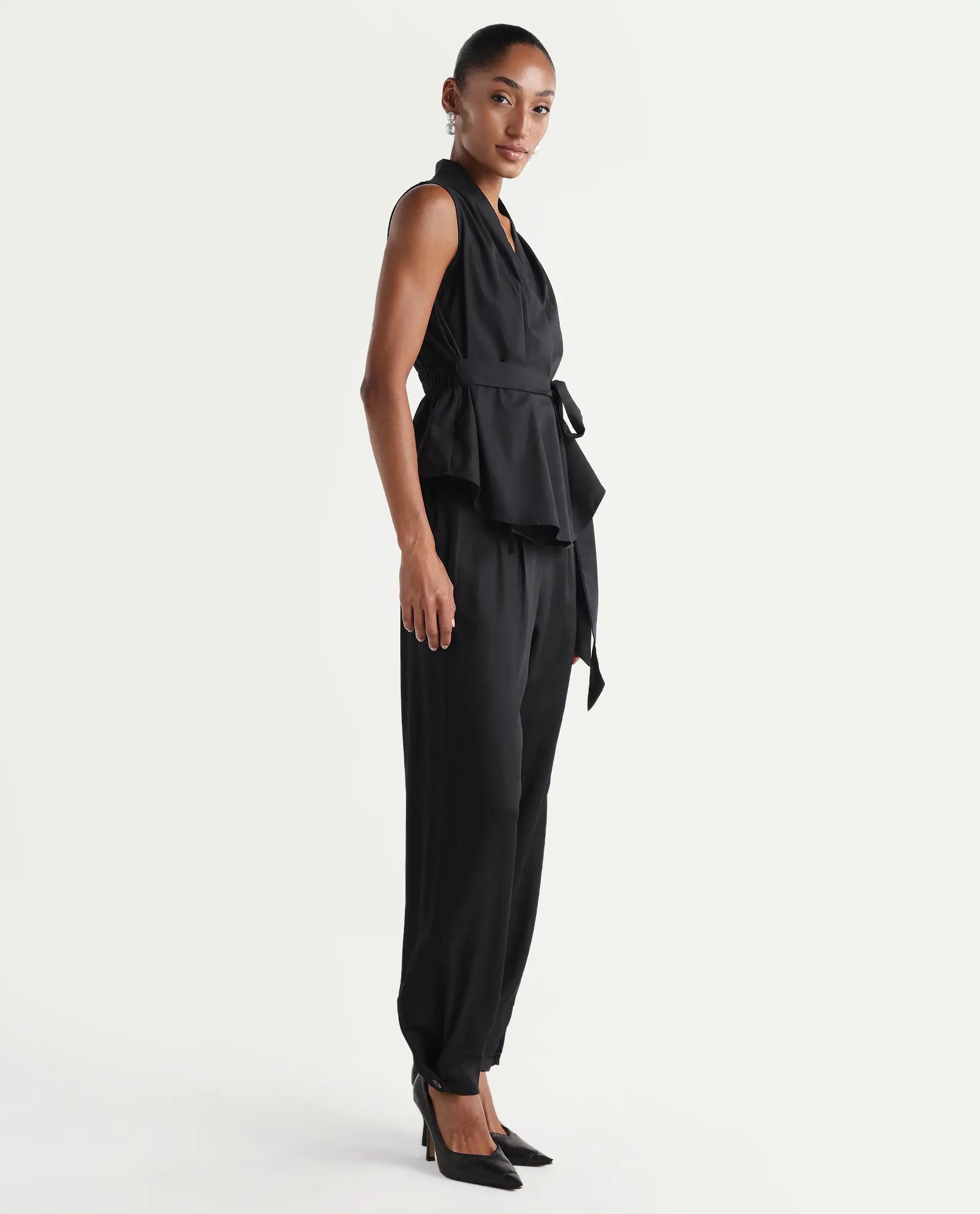 Rareism Women's Tuno Black Linen Blend Carrot Plain Trouser