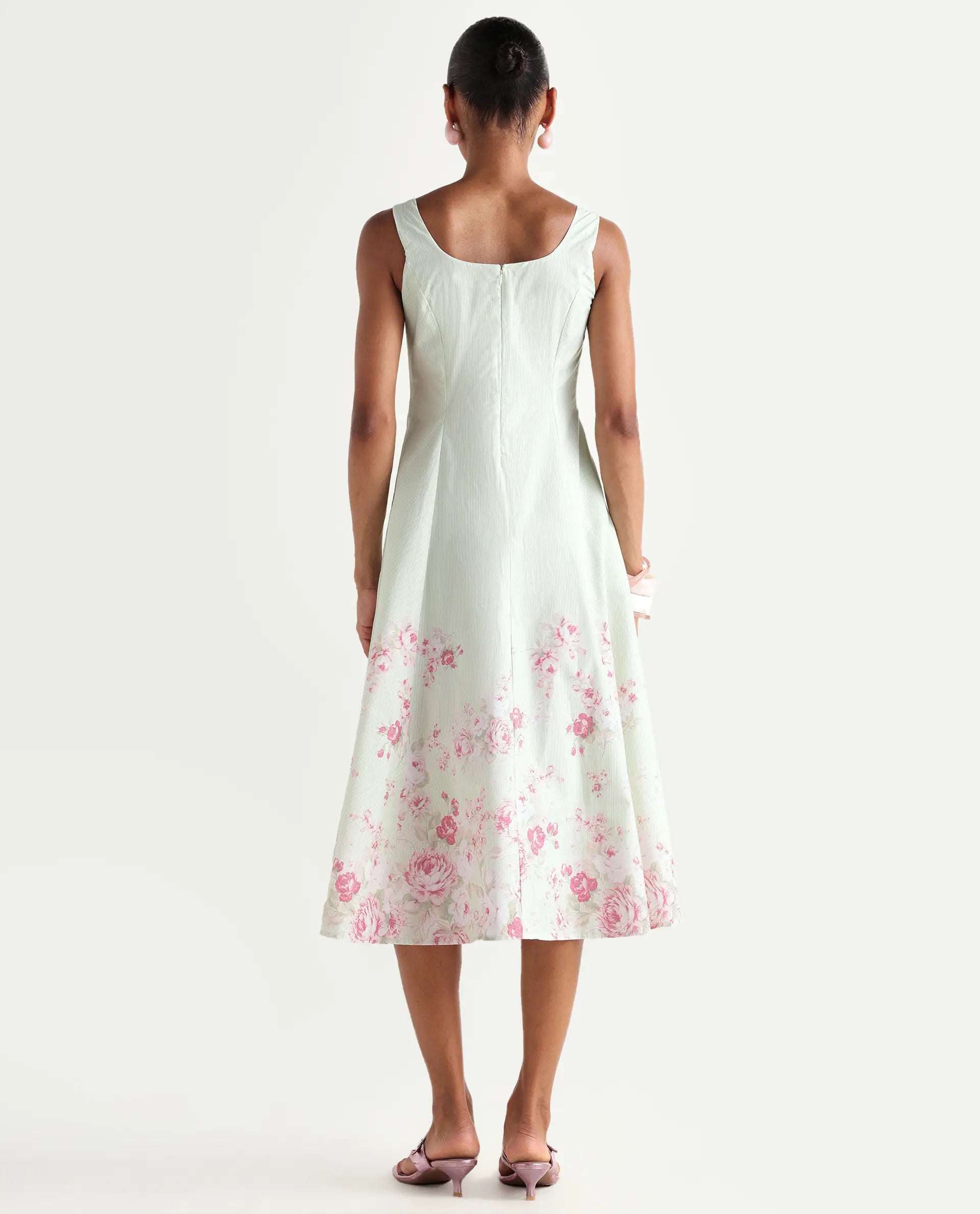 Rareism Women's Horo Light Green Cotton Scoop Neck Fit And Flare Floral Print Dress
