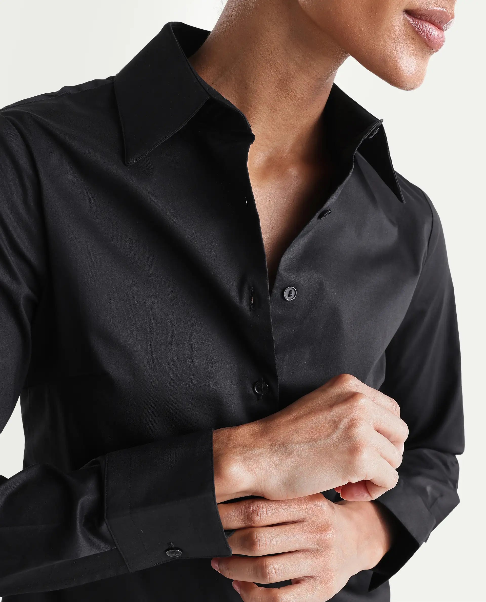 Rareism Women's Maven Black Cotton Blend Spread Collar Fitted Plain Shirt