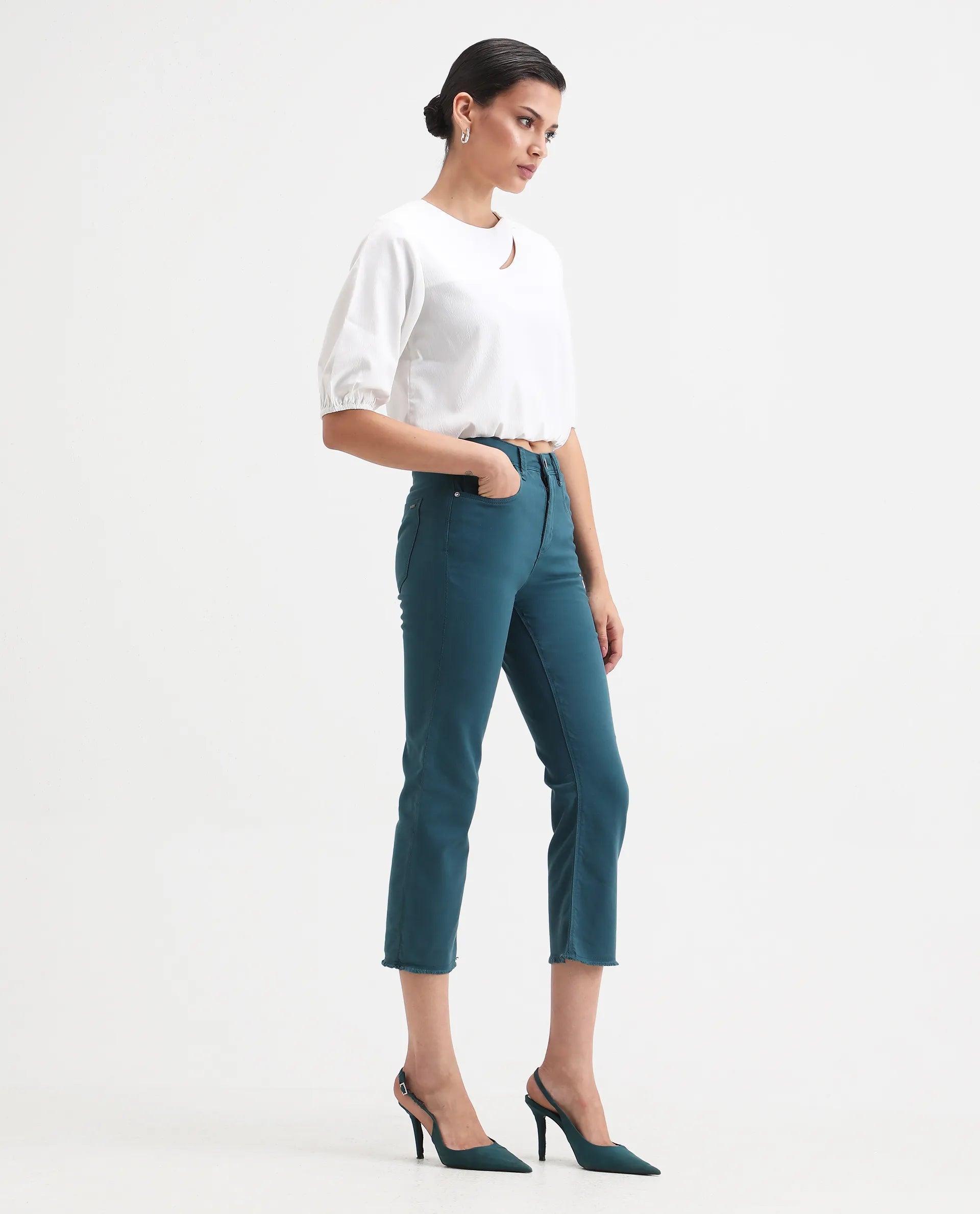 Rareism Women's Admiral Petrol Cotton Blend Plain Ankle Length Regular Fit Jeans