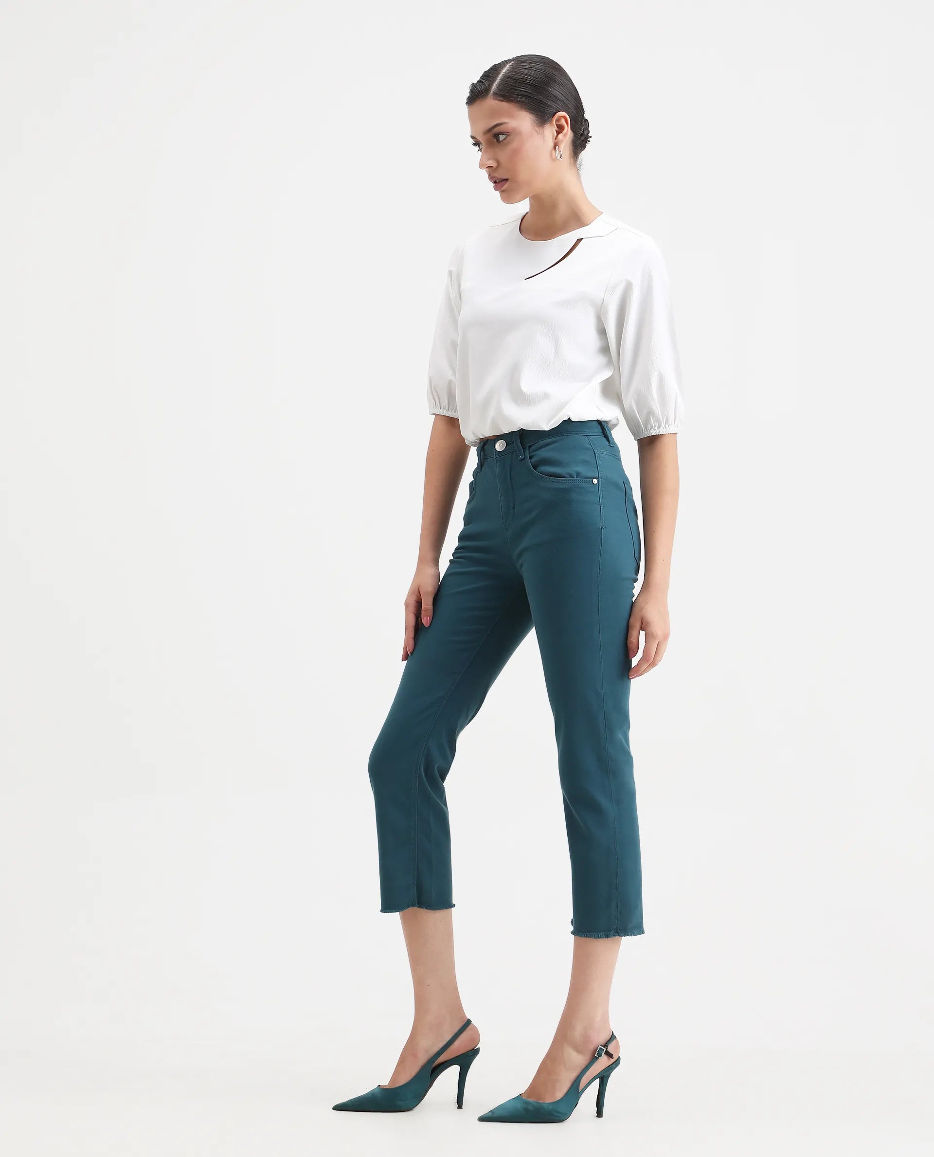 Rareism Women's Admiral Petrol Cotton Blend Plain Ankle Length Regular Fit Jeans