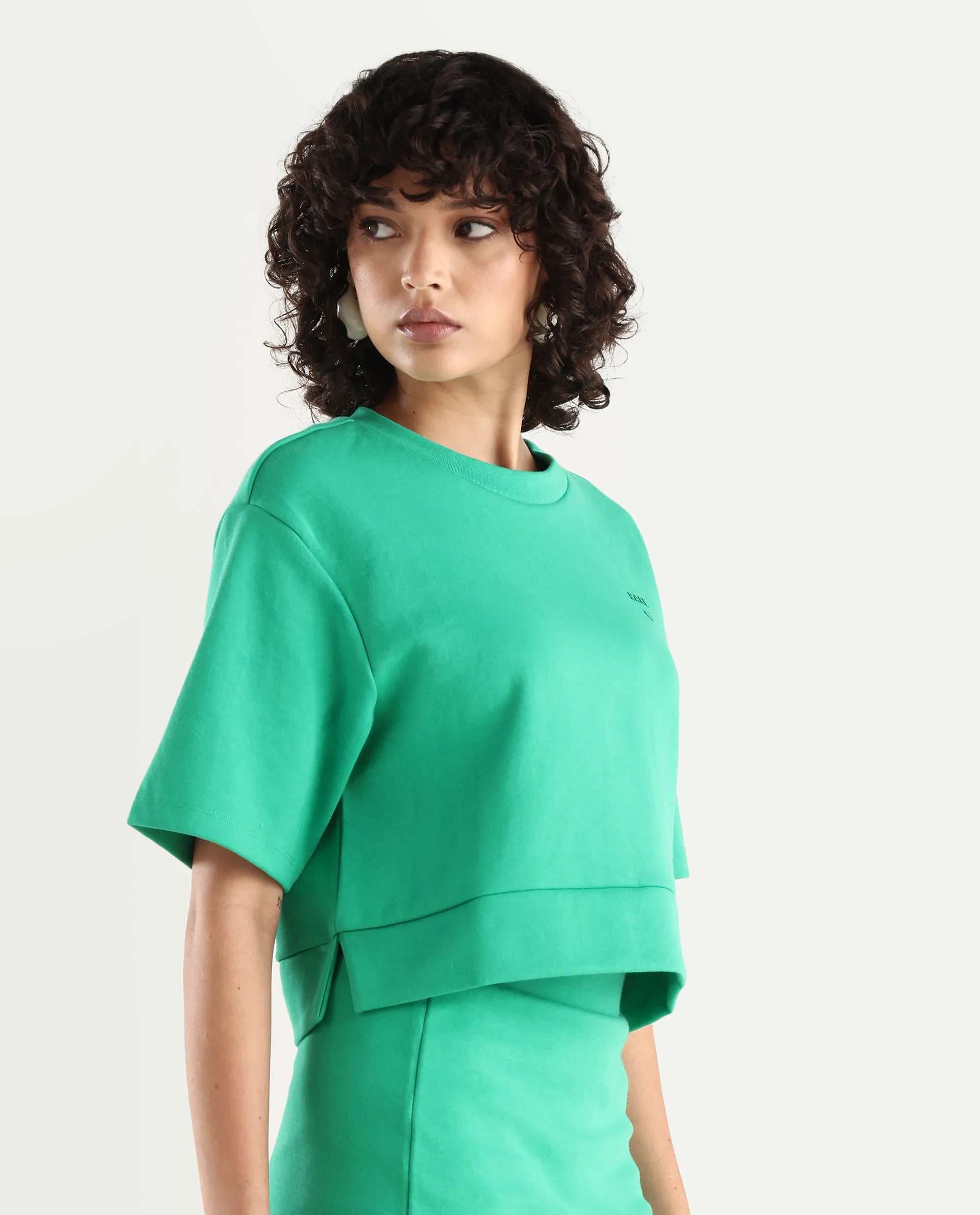 Rareism Women's Afkor T Green Cotton Blend Crew Neck Plain Crop Regular Fit T-Shirt