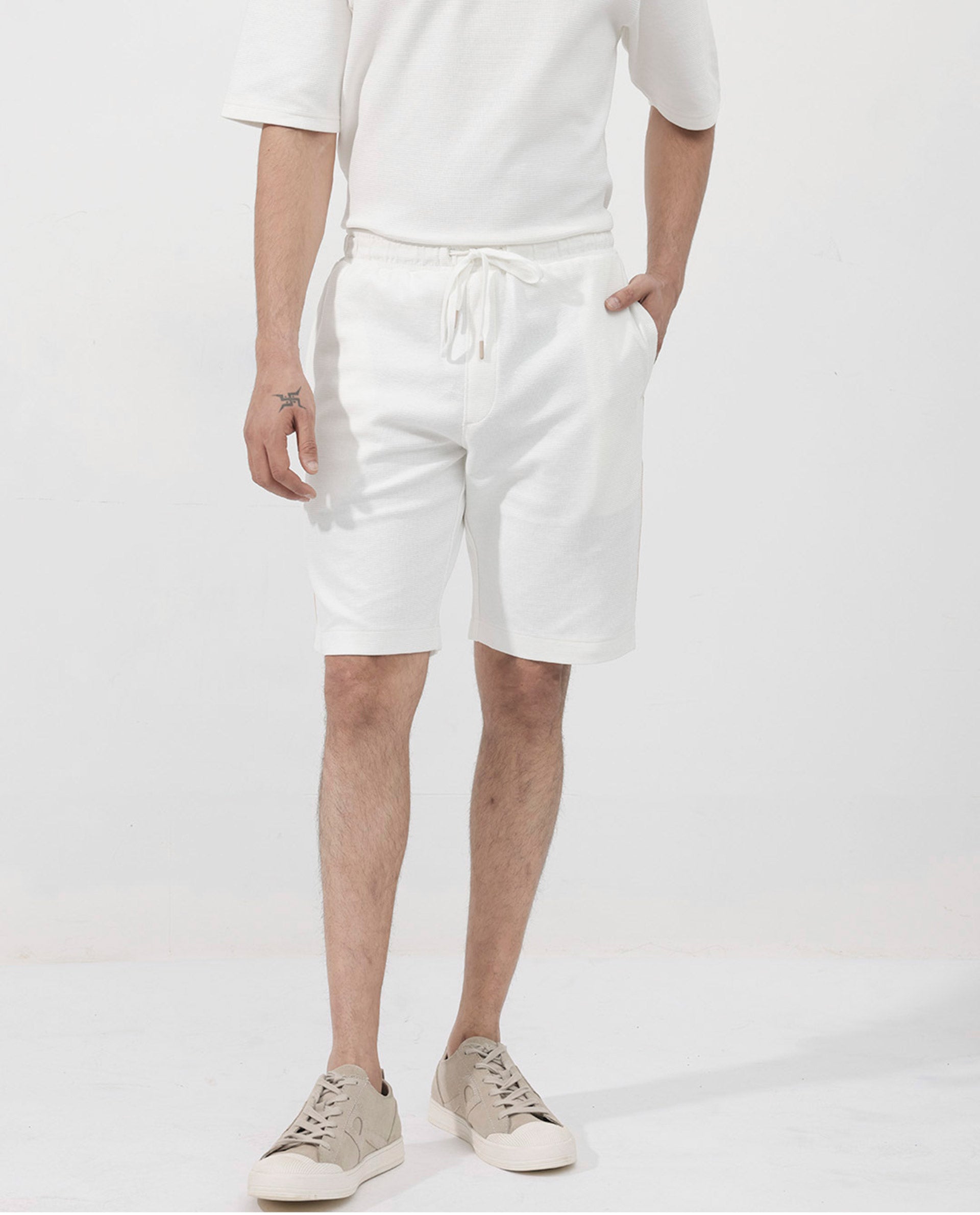 Rare Rabbit Mens Ambet Off-White Cotton Polyester Solid Knee Length Shorts