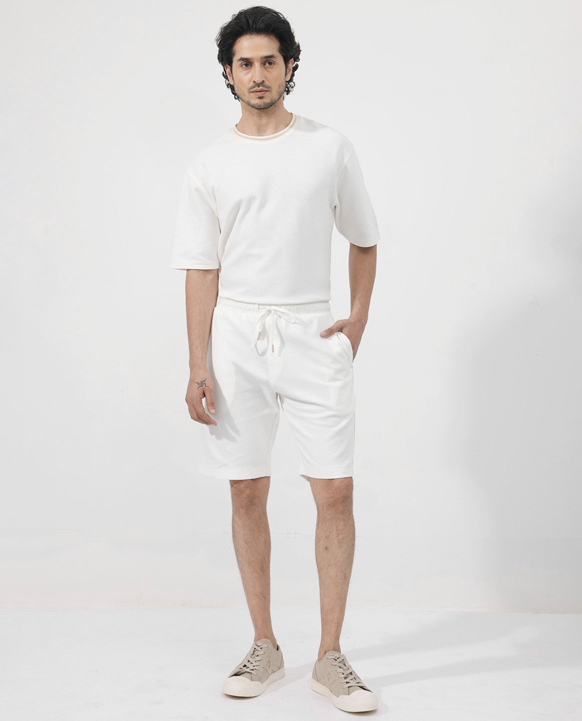 Rare Rabbit Mens Ambet Off-White Cotton Polyester Solid Knee Length Shorts