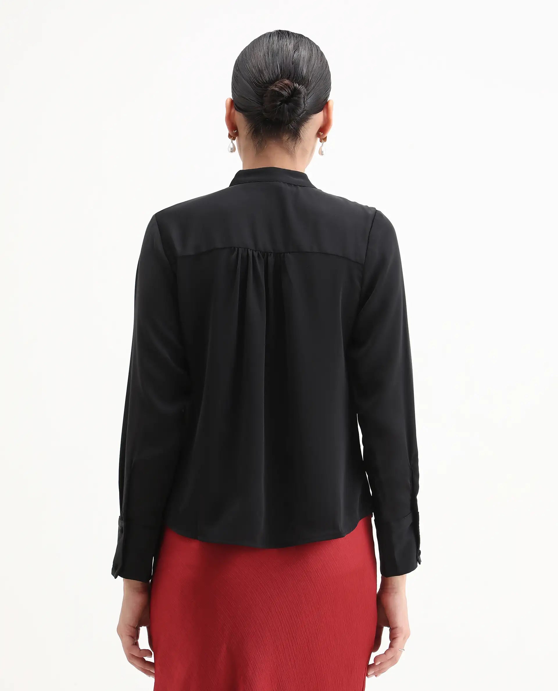 Rareism Women's Ascom Black Milestone V-Neck Plain Cuffed Sleeve Regular Fit Top