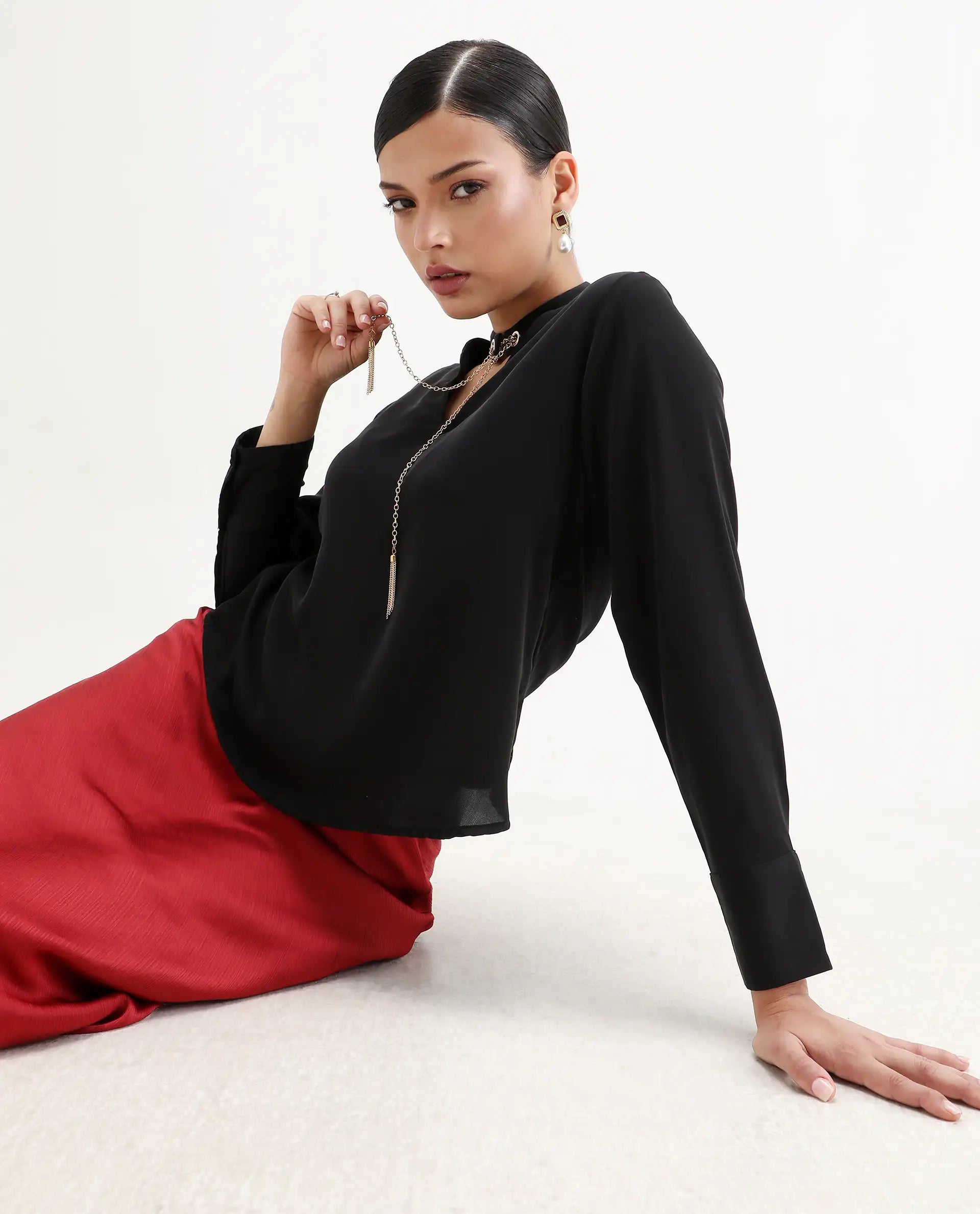 Rareism Women's Ascom Black Milestone V-Neck Plain Cuffed Sleeve Regular Fit Top