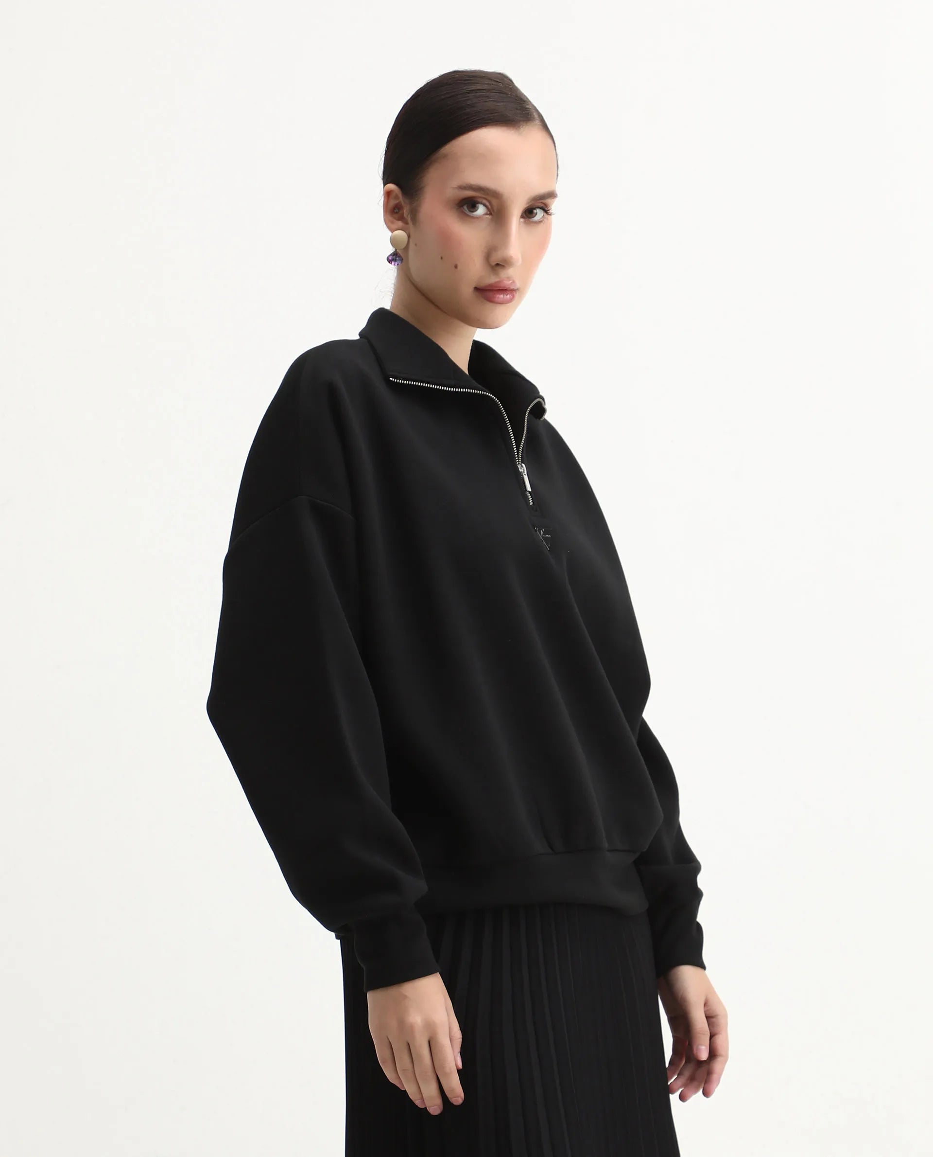 Rareism Women's Ario Black Cotton Blend Fabric Spread Collar Relaxed Fit Printed Sweatshirt