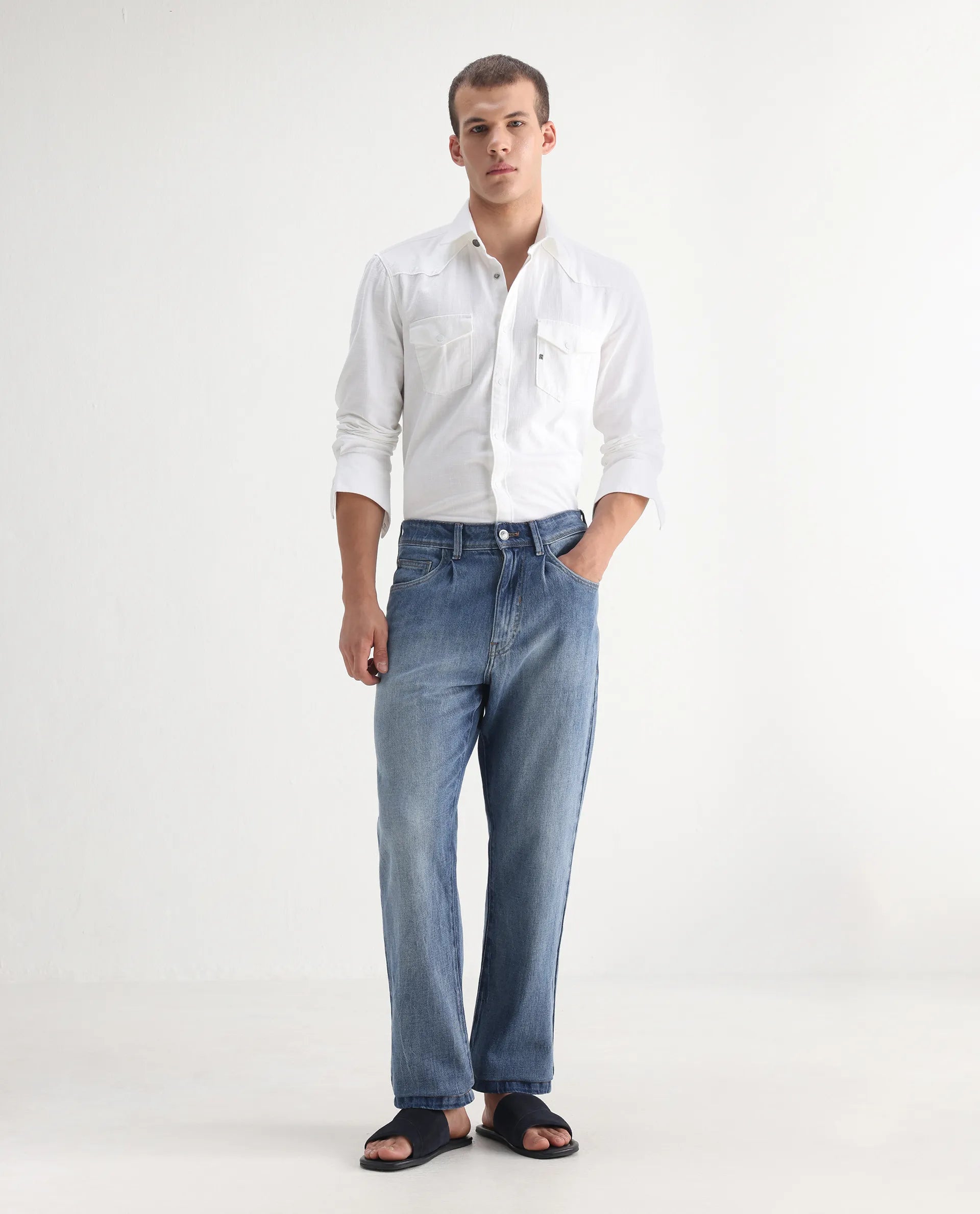 Rare Rabbit Men's Bagg-2 Blue Cotton Plain Morris Regular Fit Jeans