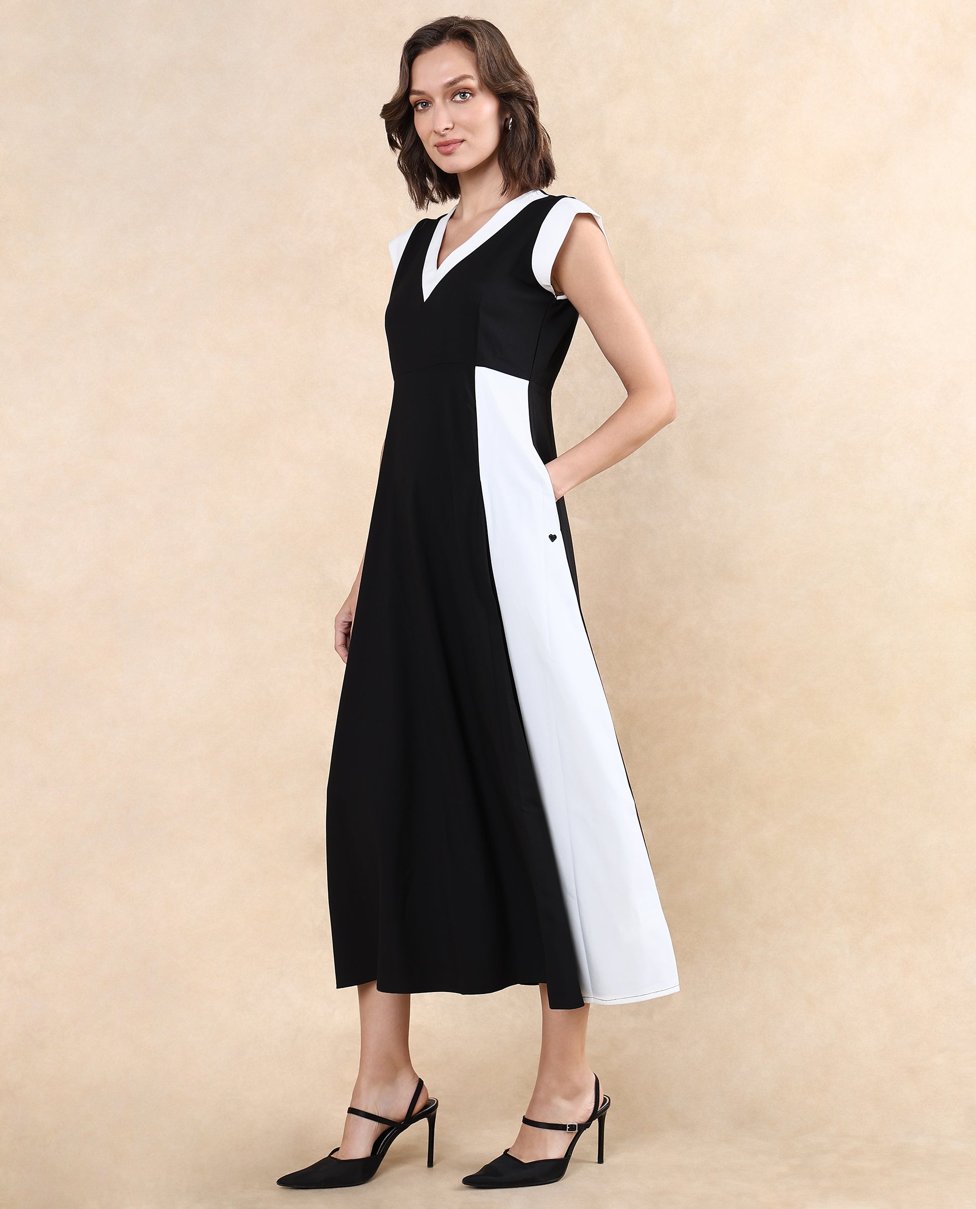 Rareism Women Bhinua Black Ruffled Sleeves V-Neck Zipper Closure Straight Fit Maxi Plain Dress