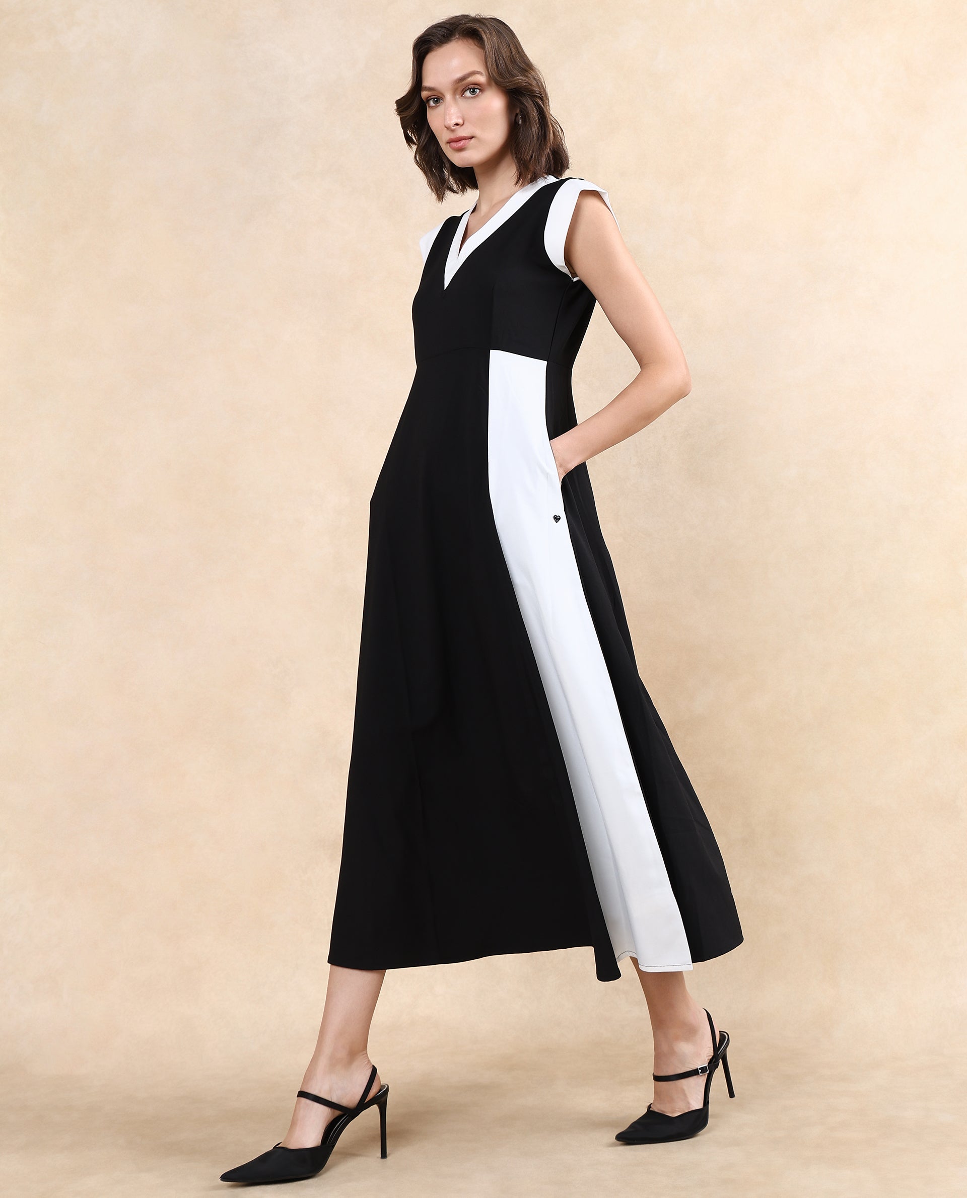 Rareism Women Bhinua Black Ruffled Sleeves V-Neck Zipper Closure Straight Fit Maxi Plain Dress