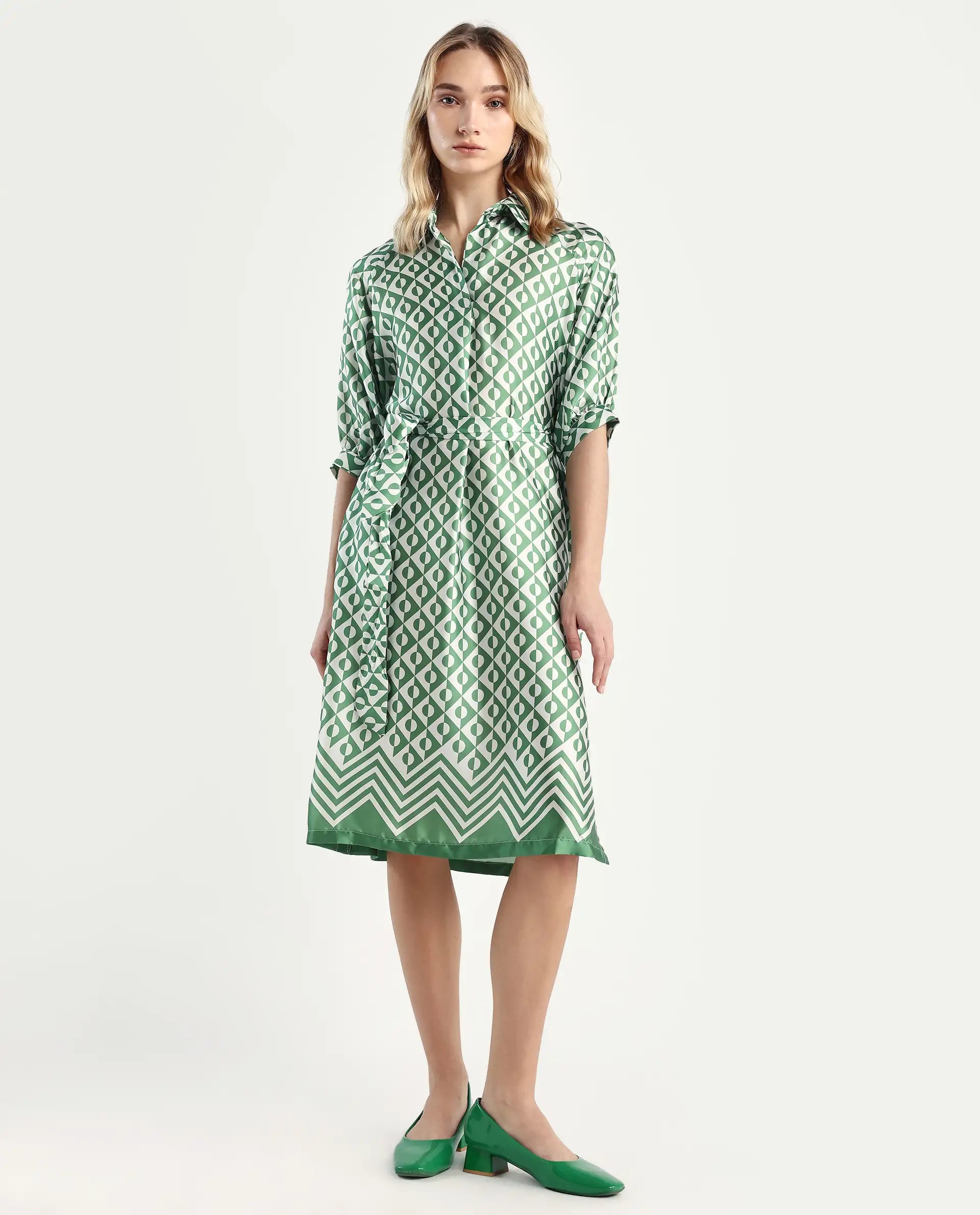 Rareism Women's Borrisa Green Cotton Blend Drop Collar Geometric Print Raglan Sleeve Midi Regular Fit Dress