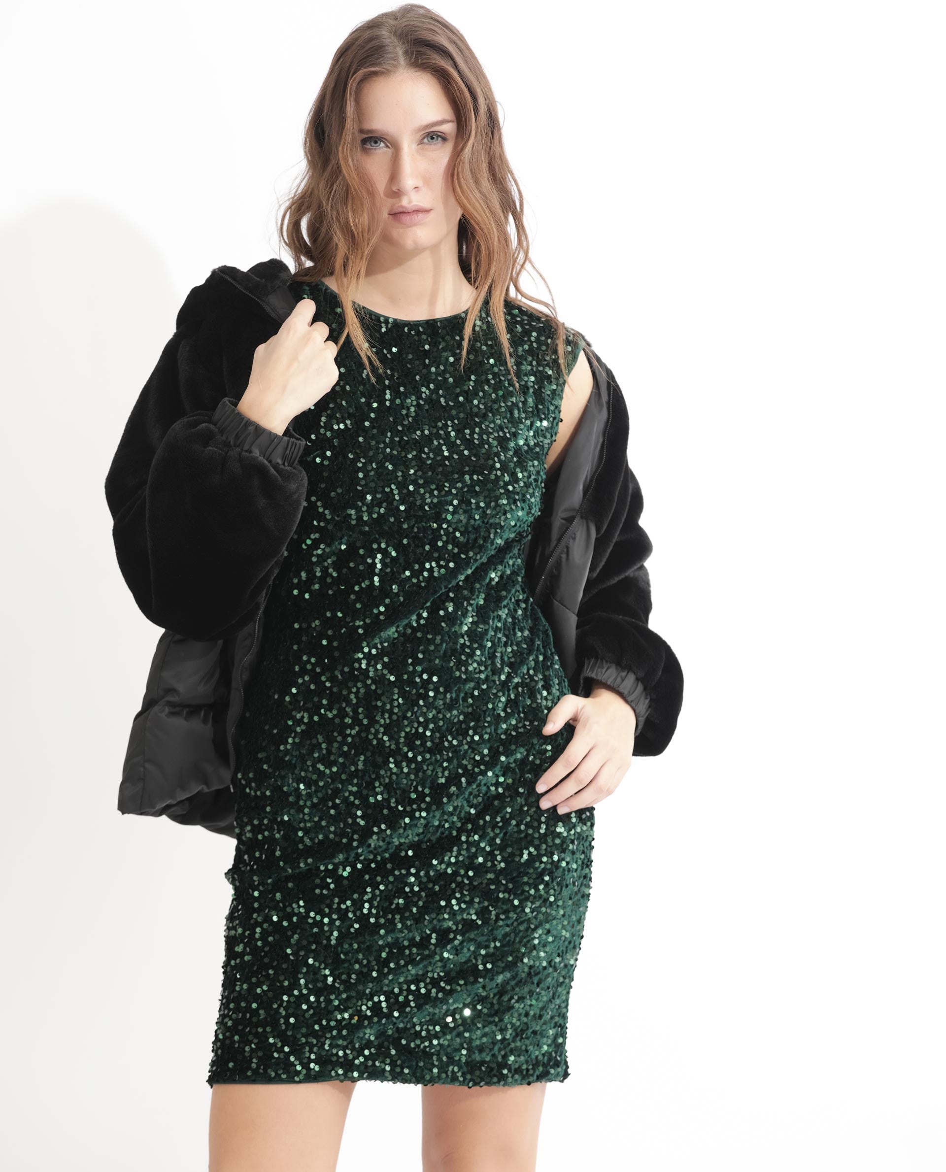 Rareism Women Briar Sheen Green Round Neck Sleeveless Sequin Bodycon Mini Dress
