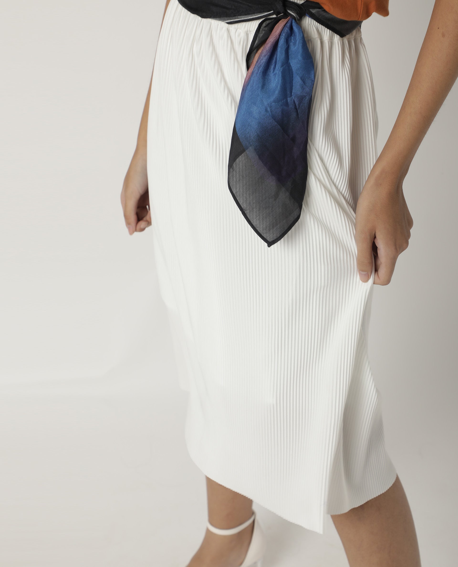 Rareism Womens Browse White Skirt Pleated Mid Length Back Slit