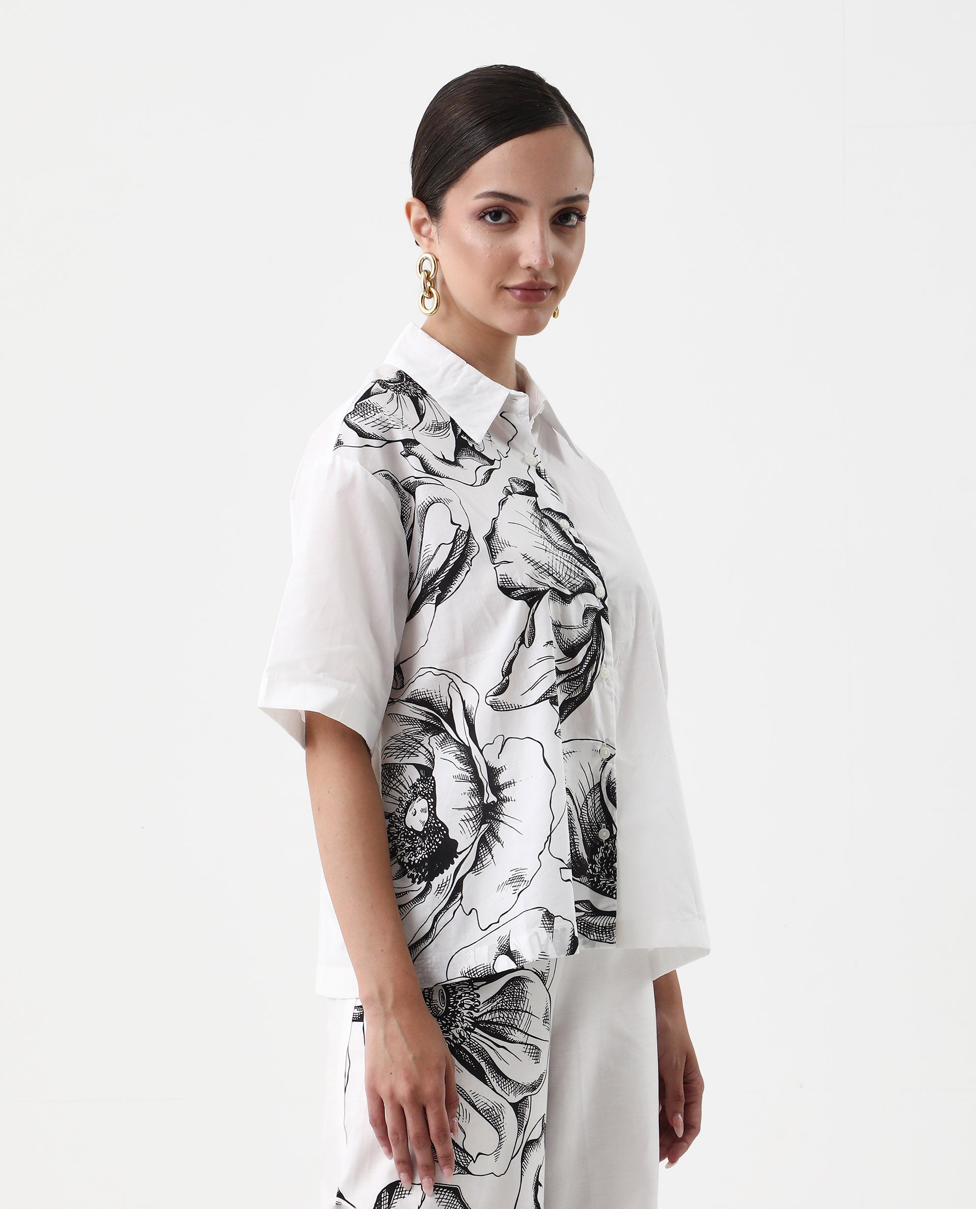 Rareism Women's Byvul White Cotton Spread Collar Floral Print Boxy Fit Shirt