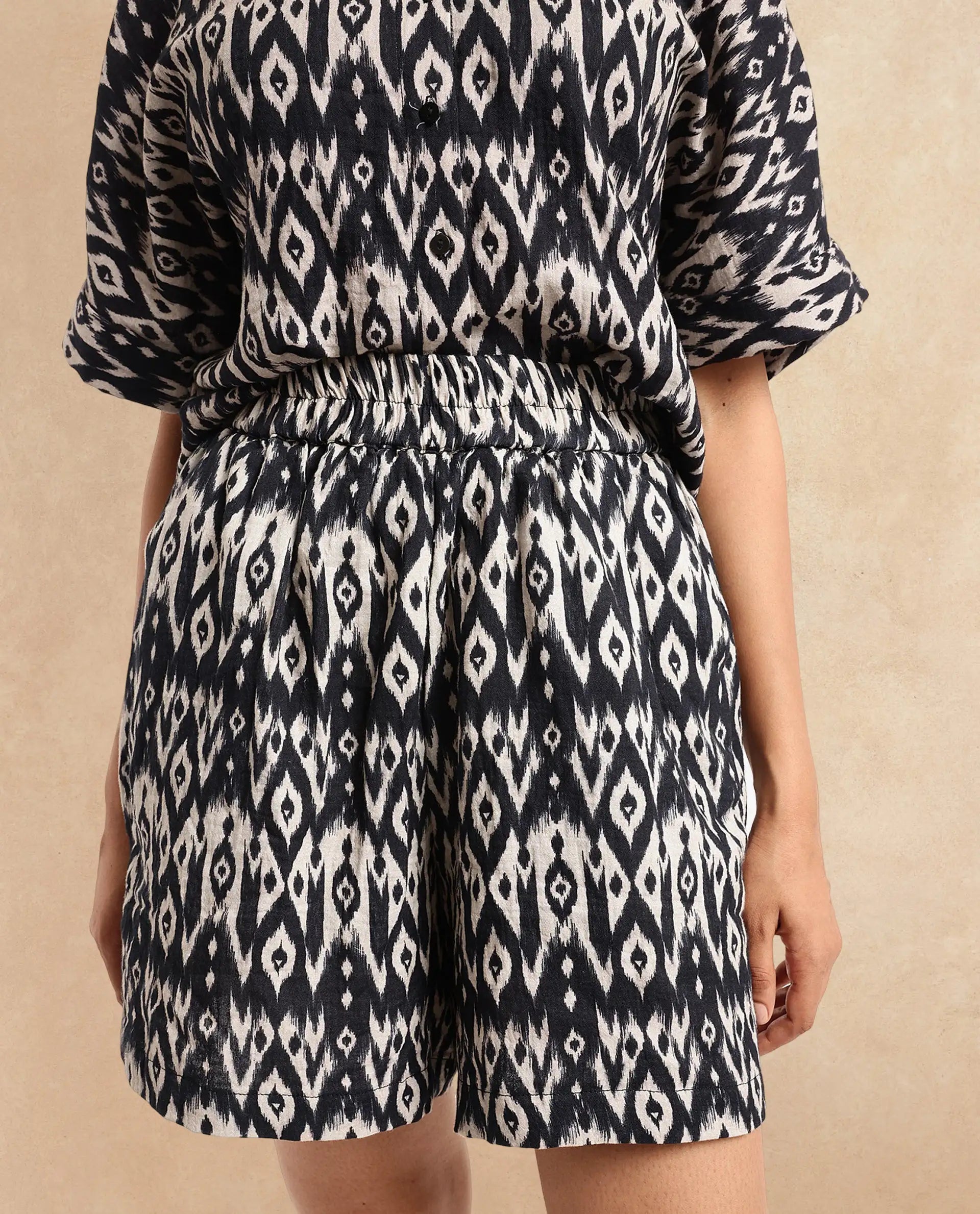 Rareism Women Cabuto-B Black Cotton Fabric Relaxed Fit Mini Printed Shorts