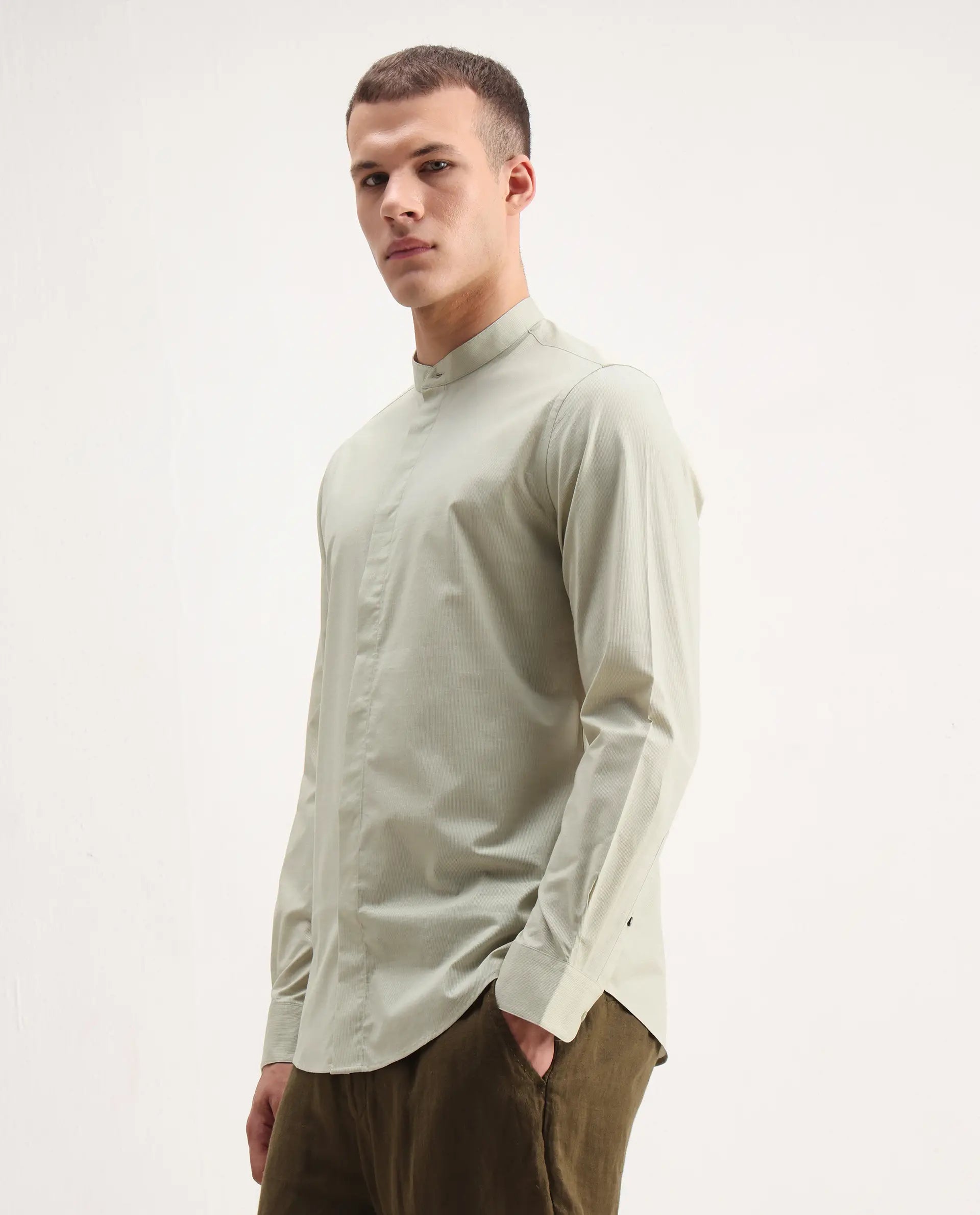 Rare Rabbit Men's Cadmi-25 Green Cotton Plain Regular Fit Full Sleeve Mandarin Collar Shirt