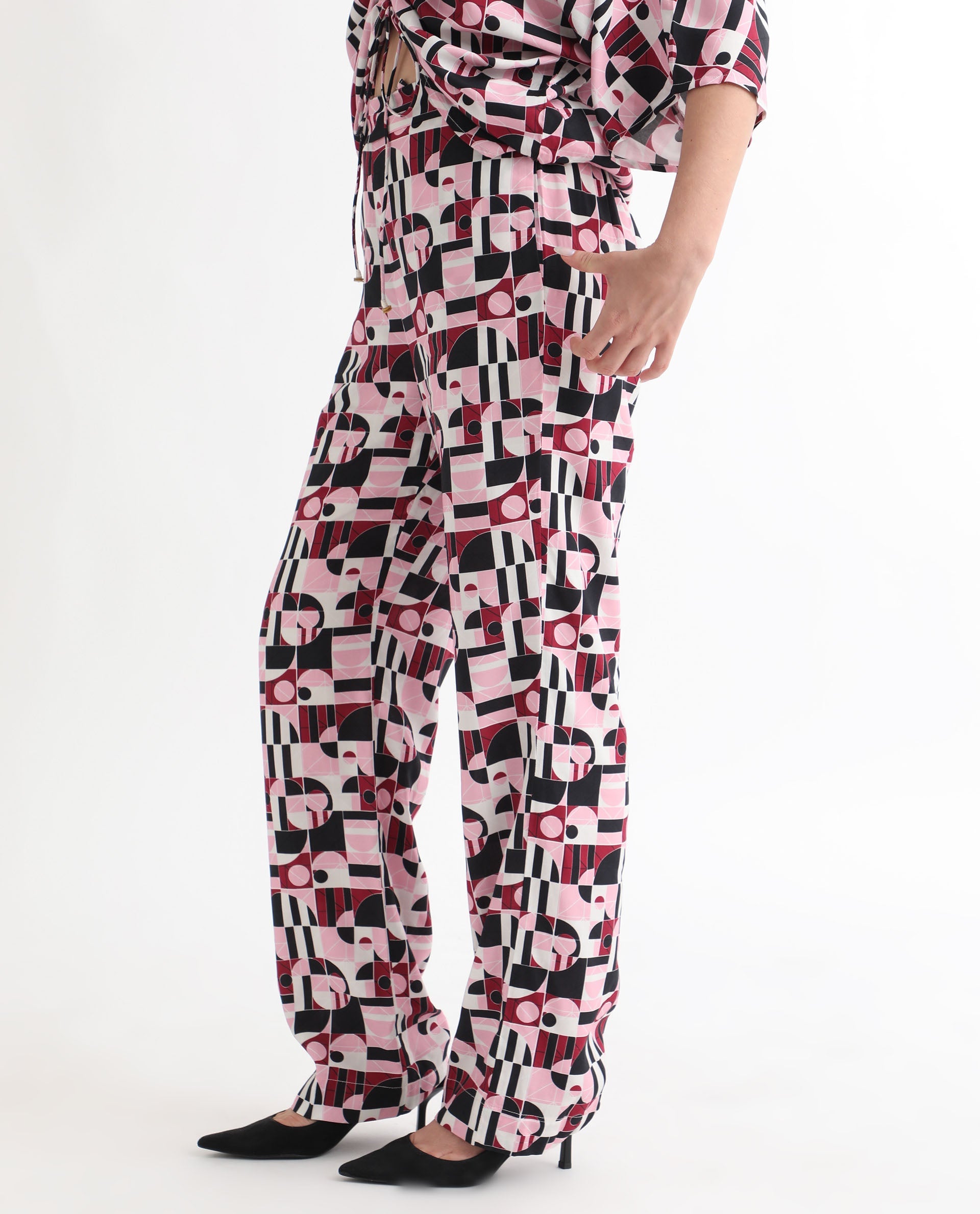 Rareism Women Cameron Multi Viscose Fabric Relaxed Fit Mid Rise Abstract Print Ankle Length Trousers