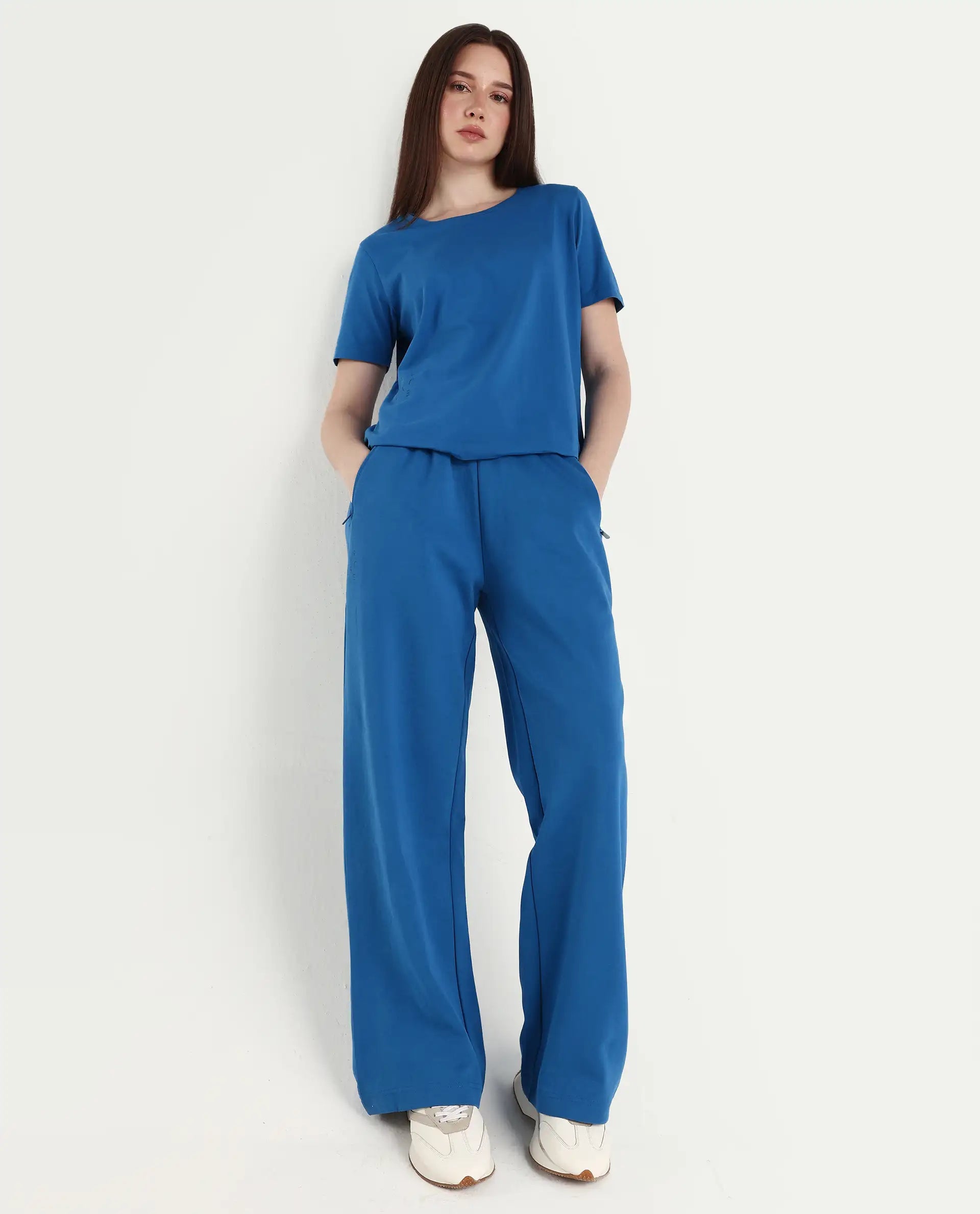 Rareism Women's Heavy Weight Interlock 340 Gsm Cotton Blend Plain Ankle Length Relaxed Fit Track Pant Flared