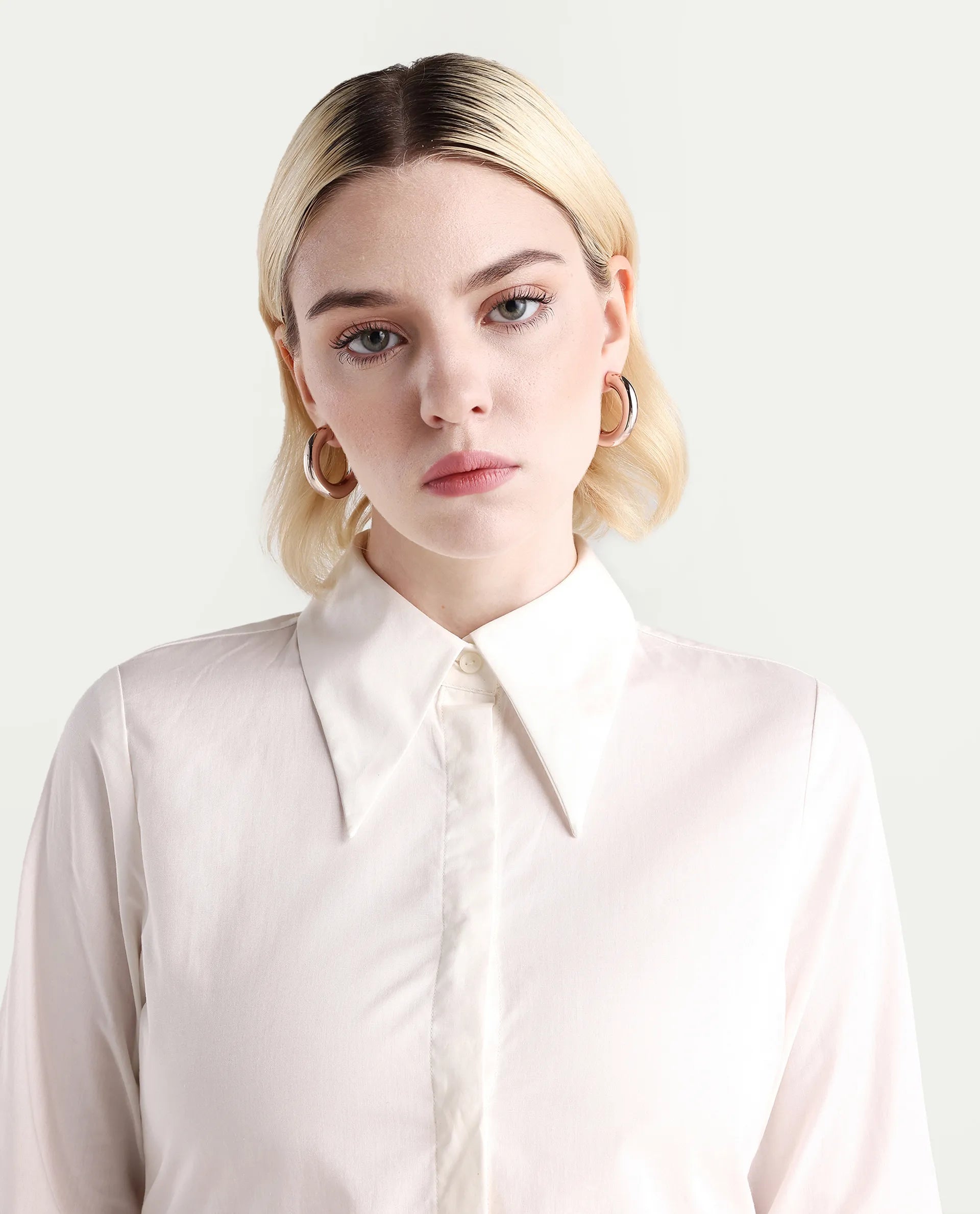 Rareism Women's Ceos White Cotton Spread Collar Plain Cuffed Sleeve Regular Fit Top