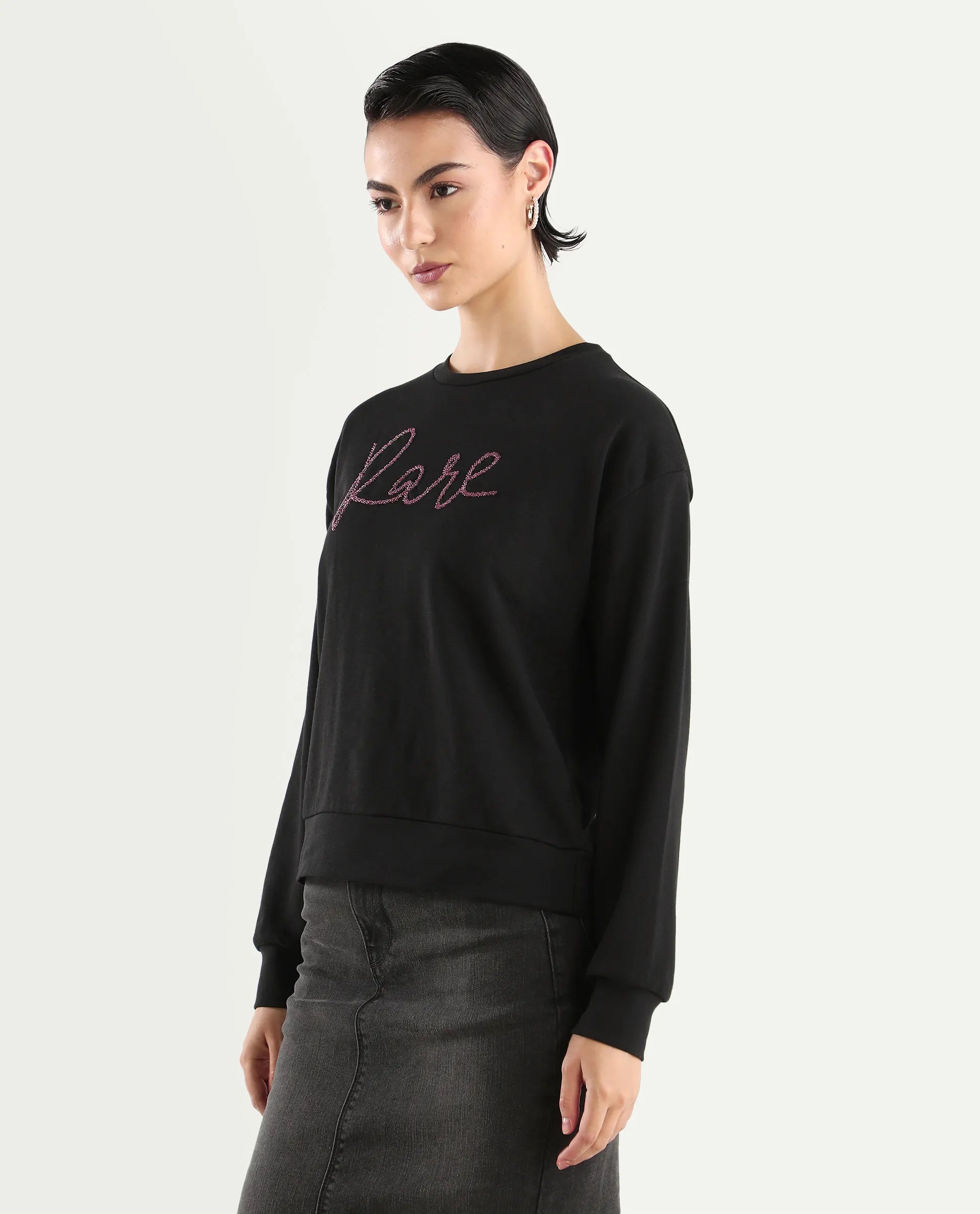 Rareism Women's Chant Black Cotton Blend Crew Neck Plain Relaxed Fit Sweatshirt