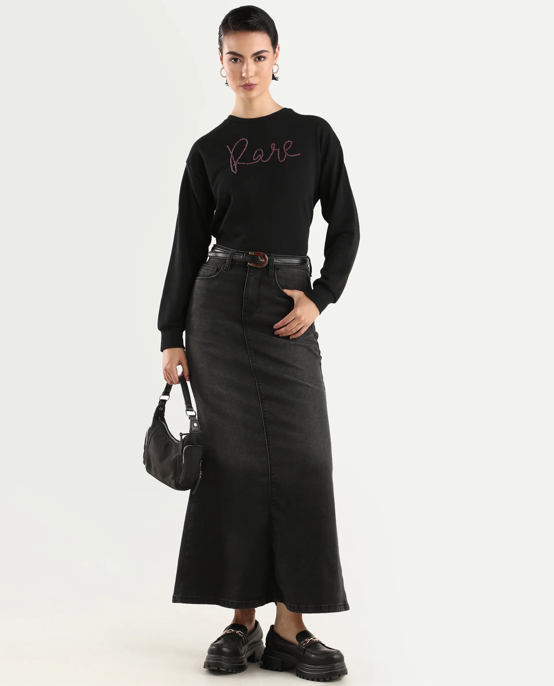 Rareism Women's Chant Black Cotton Blend Crew Neck Plain Relaxed Fit Sweatshirt