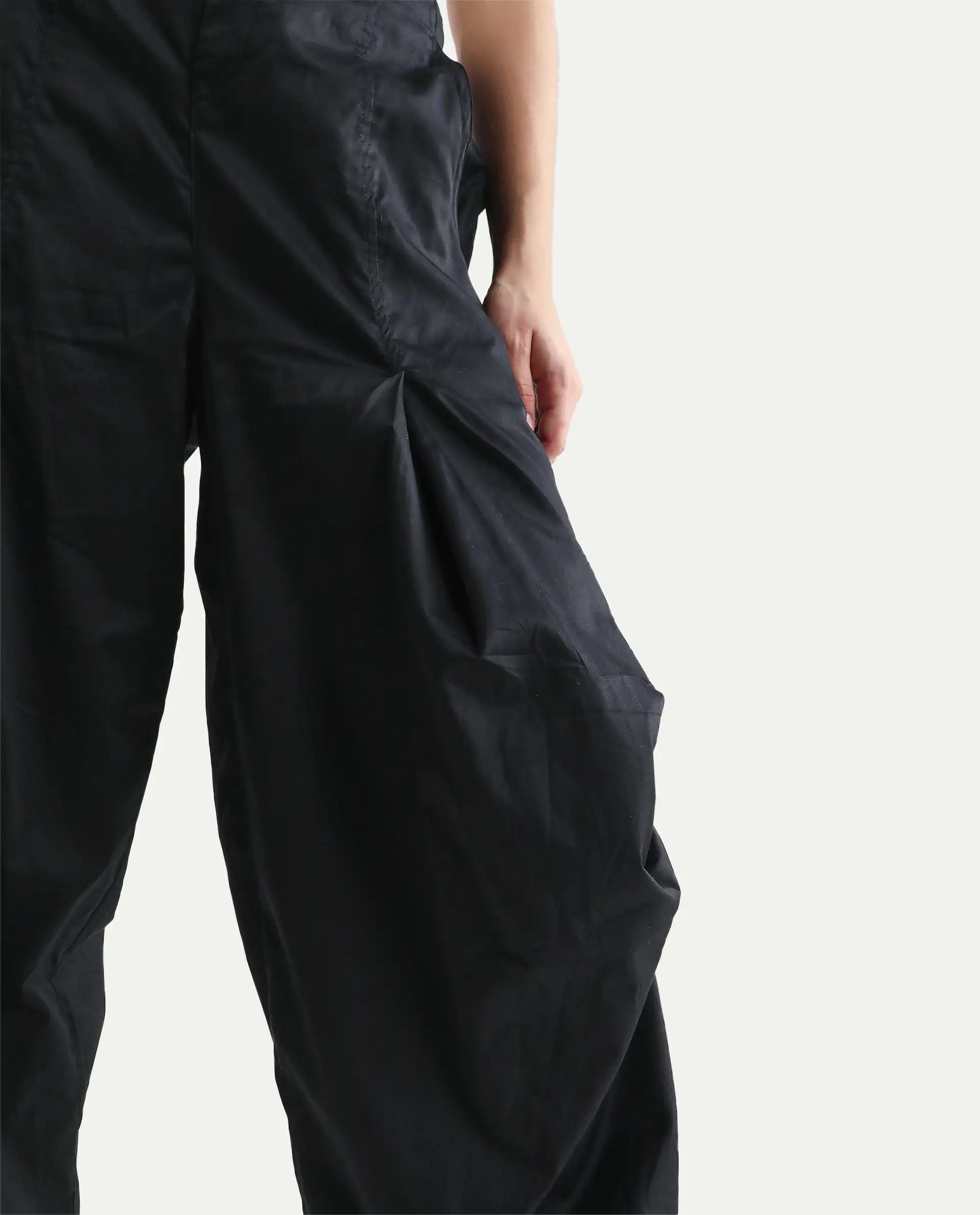 Rareism Women's Colema Black Cotton Plain Ankle Length Relaxed Fit Trouser