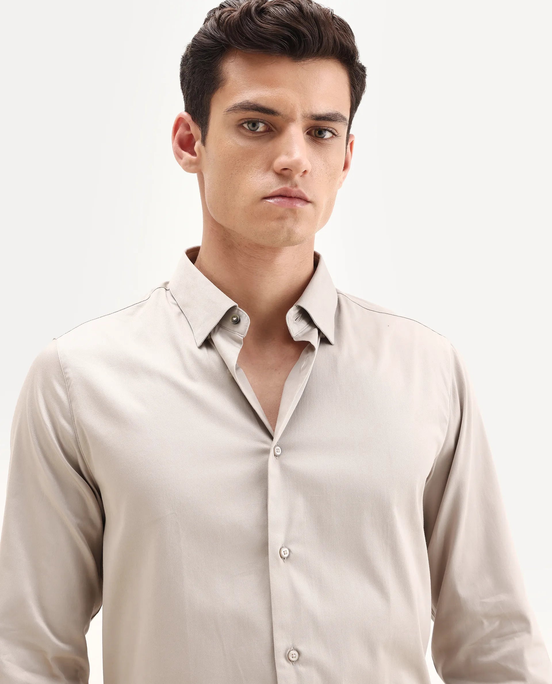 Rare Rabbit Men's Como-25 Light Beige Cotton Blend Plain Regular Fit Full Sleeve Collared Shirt
