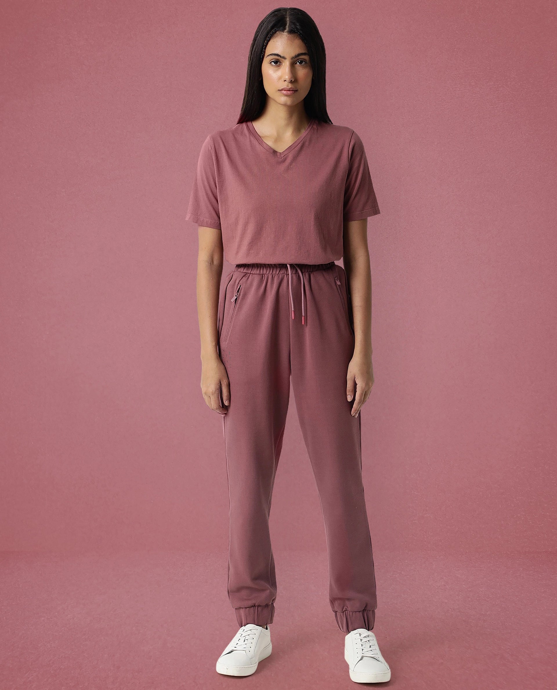 Rareism Women Creta Dark Pink Cotton Blend Fabric Relaxed Fit Solid Mid Rise Ankle Length Track Pant