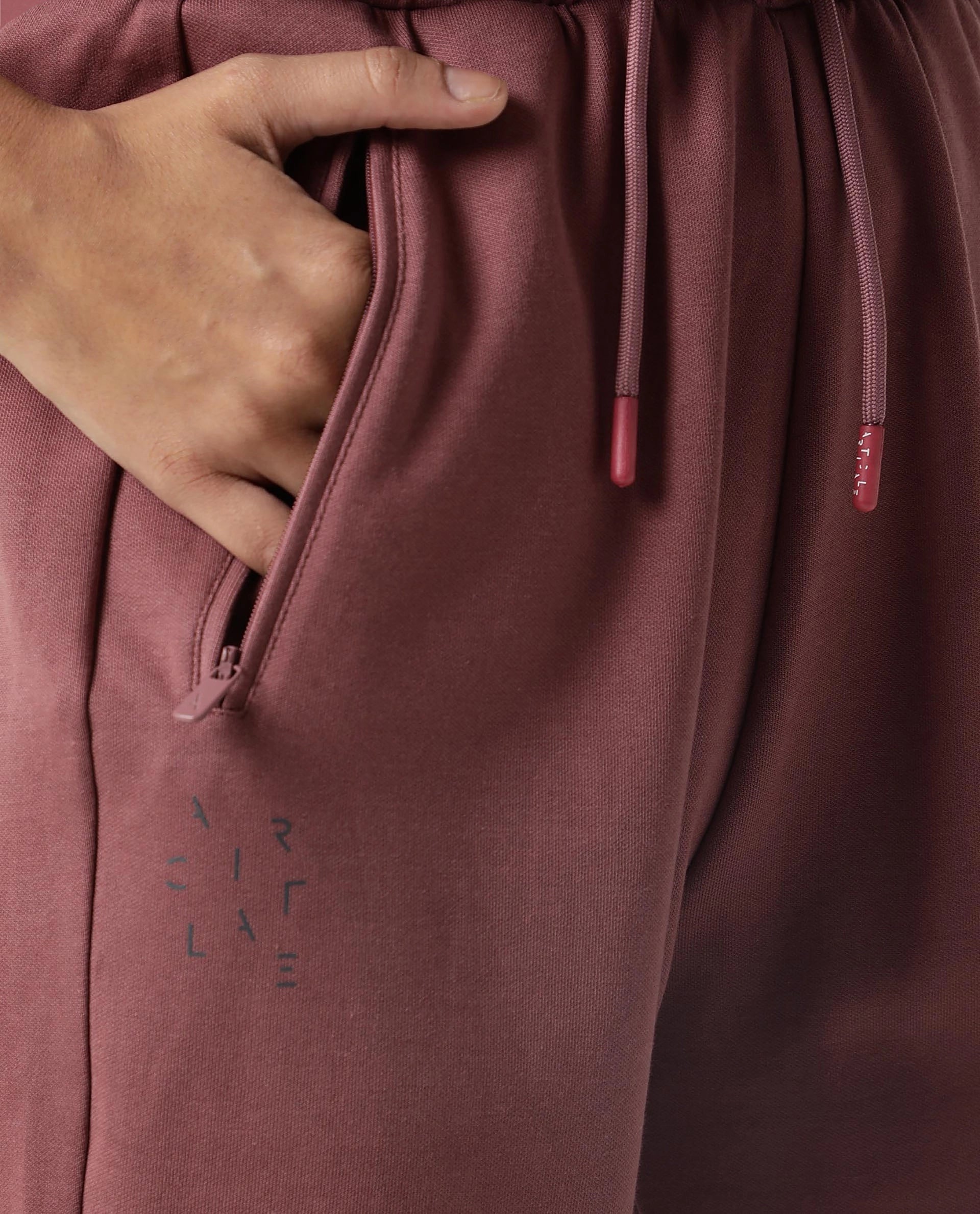 Rareism Women Creta Dark Pink Cotton Blend Fabric Relaxed Fit Solid Mid Rise Ankle Length Track Pant